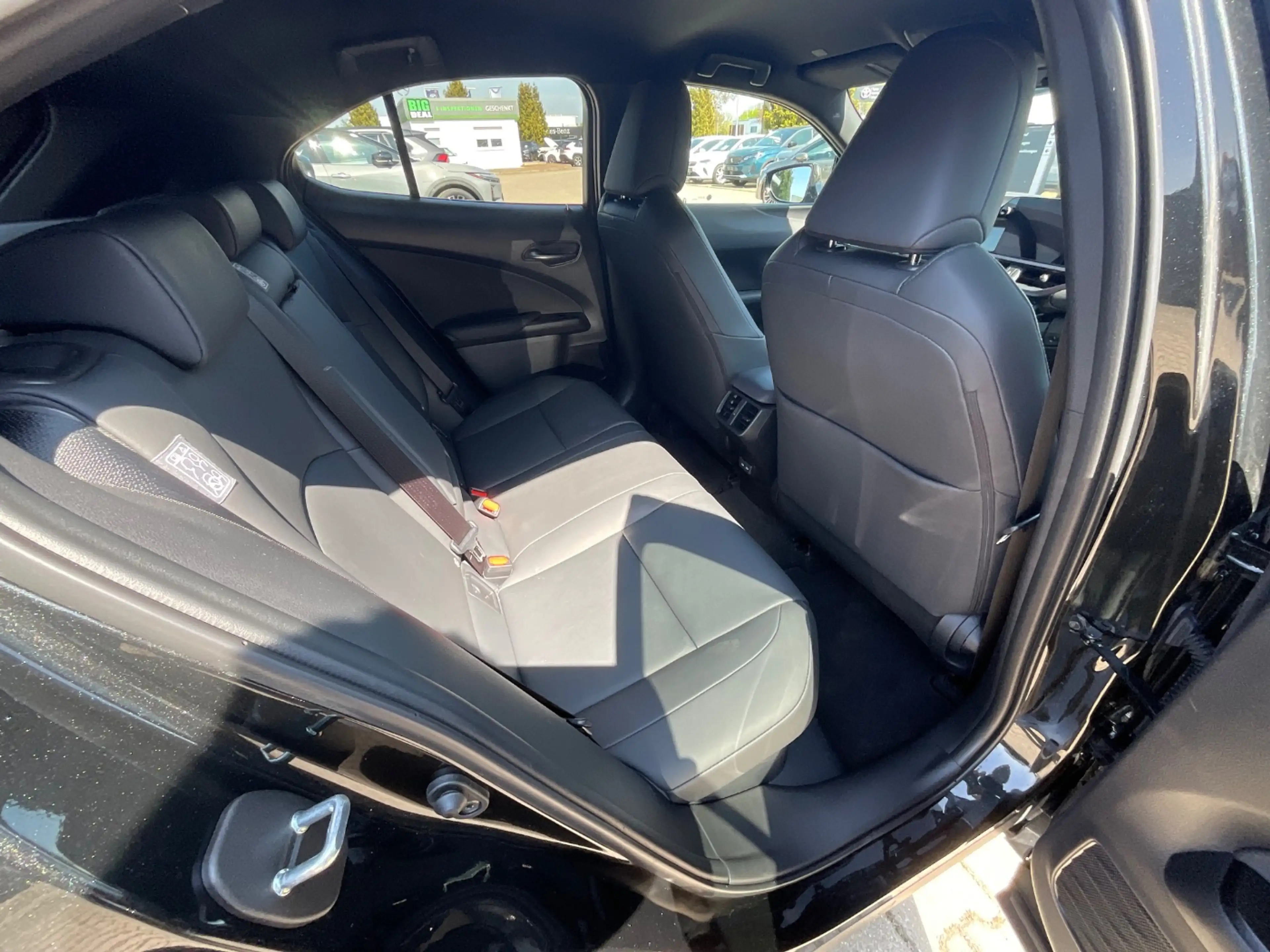 Lexus UX 250h UX 250 h F Sport Design ACC+LED+SHZ+2xKlima+Kam. — photo 14