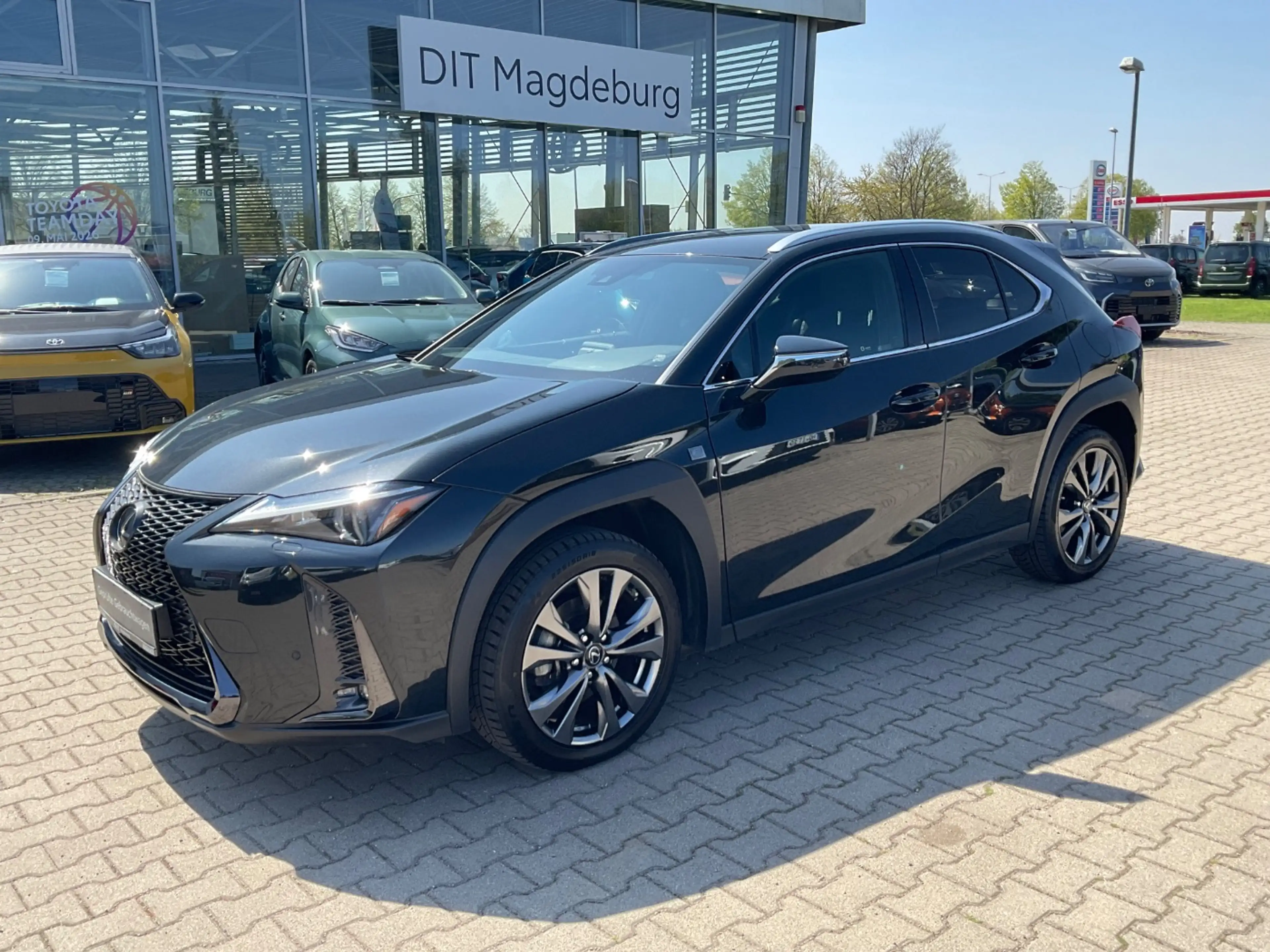 Lexus UX 250h UX 250 h F Sport Design ACC+LED+SHZ+2xKlima+Kam. — photo 2