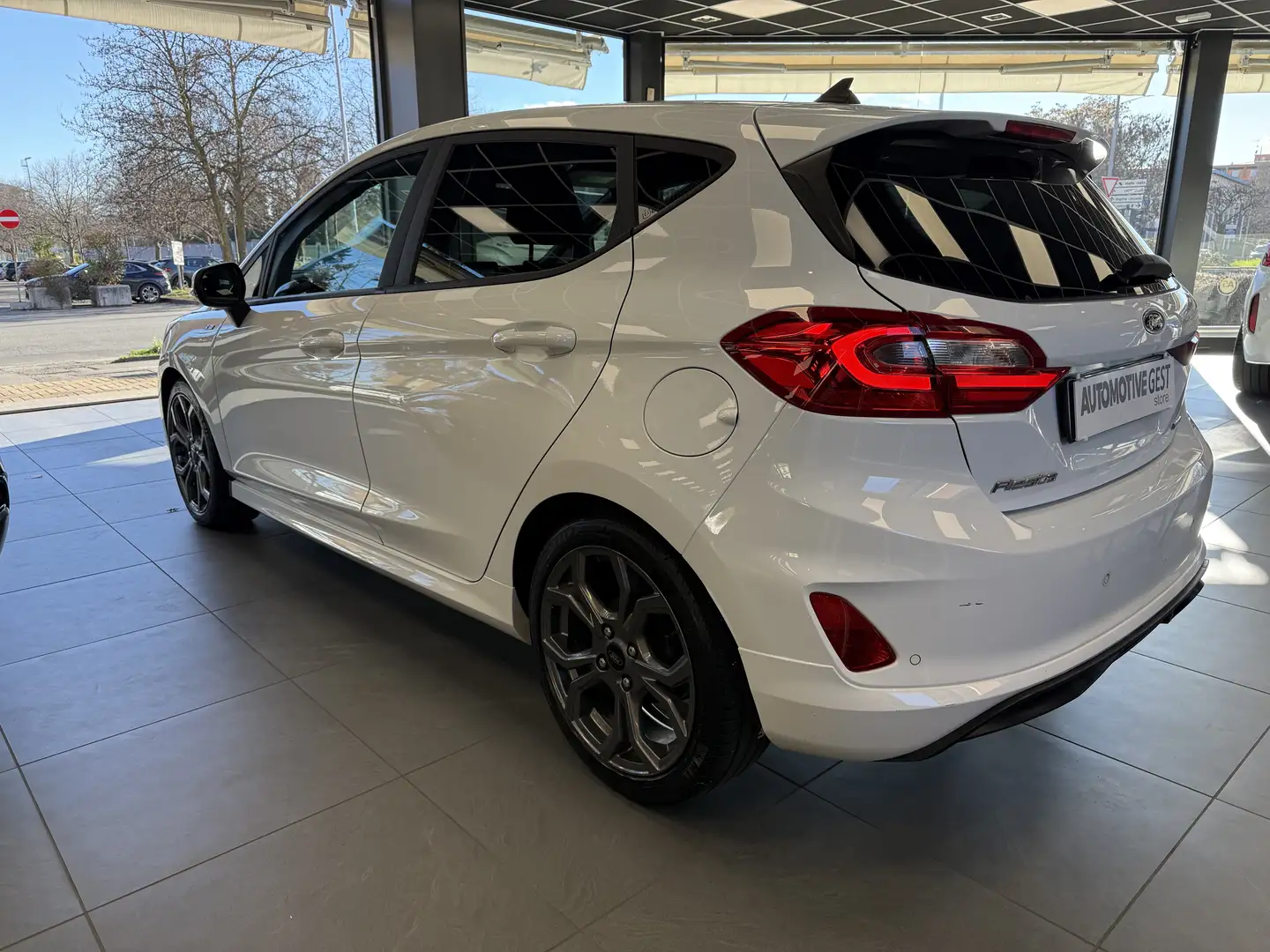 Ford Fiesta Fiesta VII 5p 1.0 ecoboost hybrid ST-Line Weiß - 2