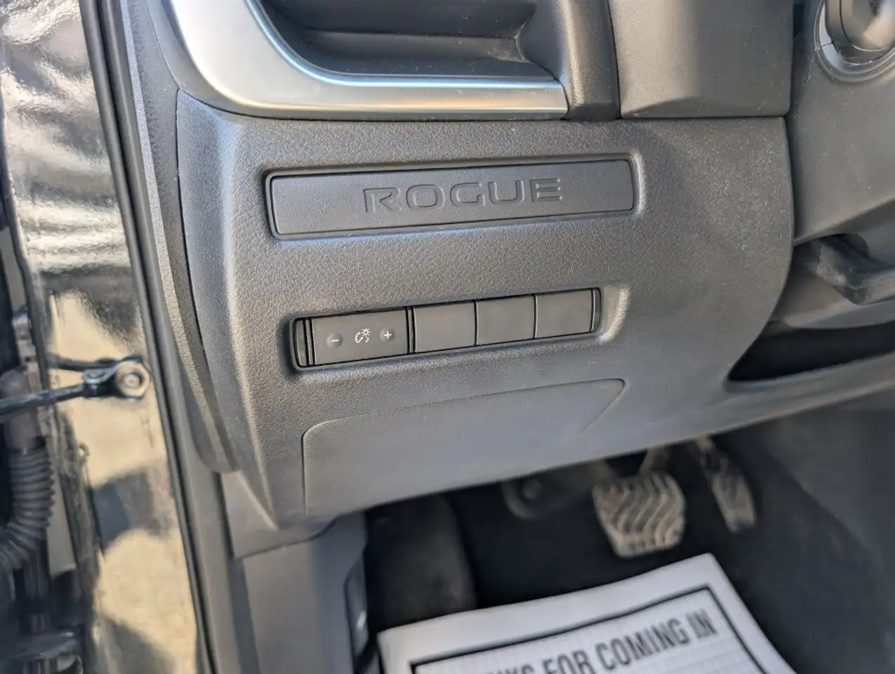 Nissan Rogue снимка Nissan Rogue
