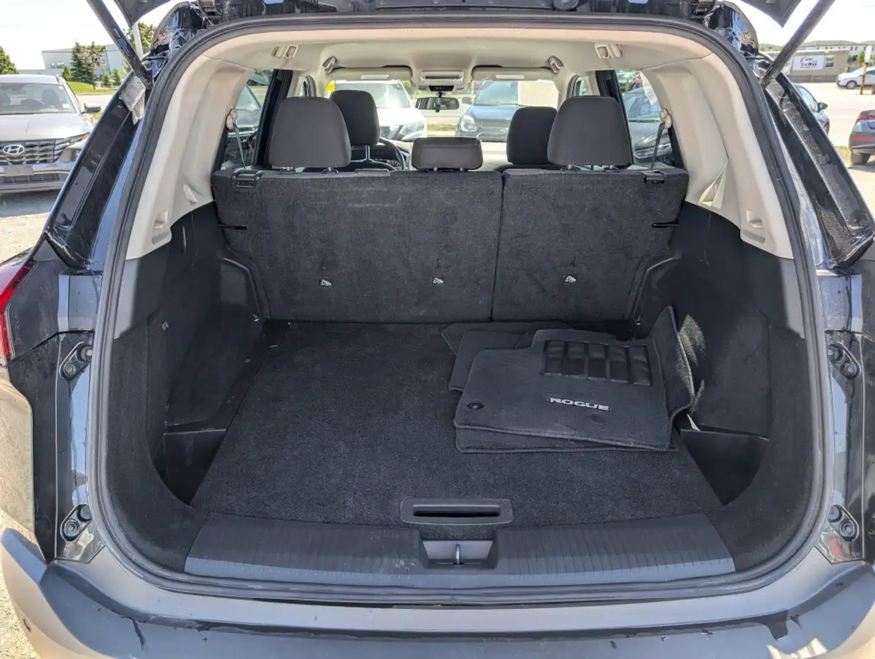 Nissan Rogue снимка Nissan Rogue