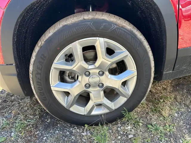 Jeep Avenger view 9