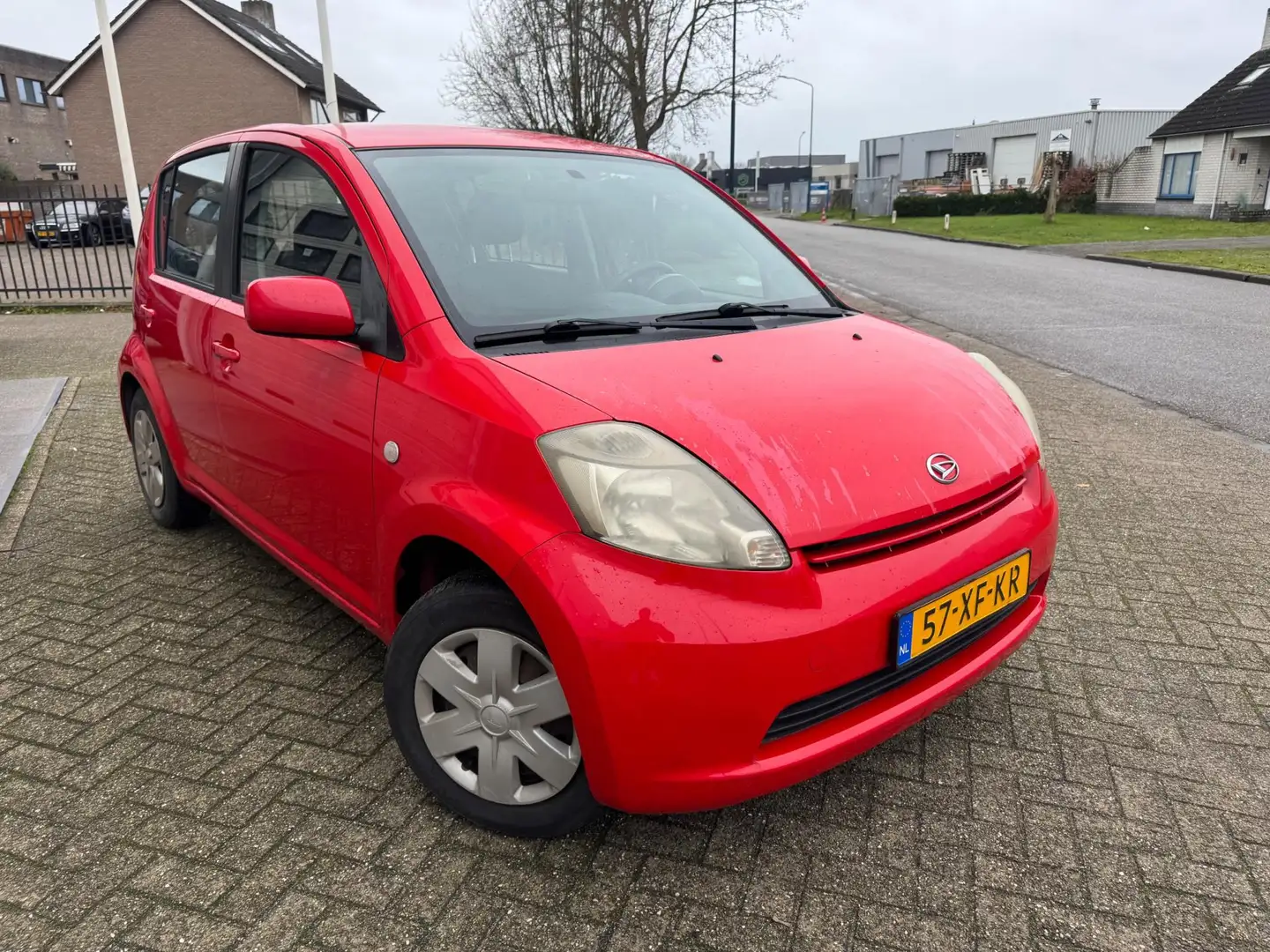 Daihatsu Sirion 2 1.0-12V Trend Rood - 2