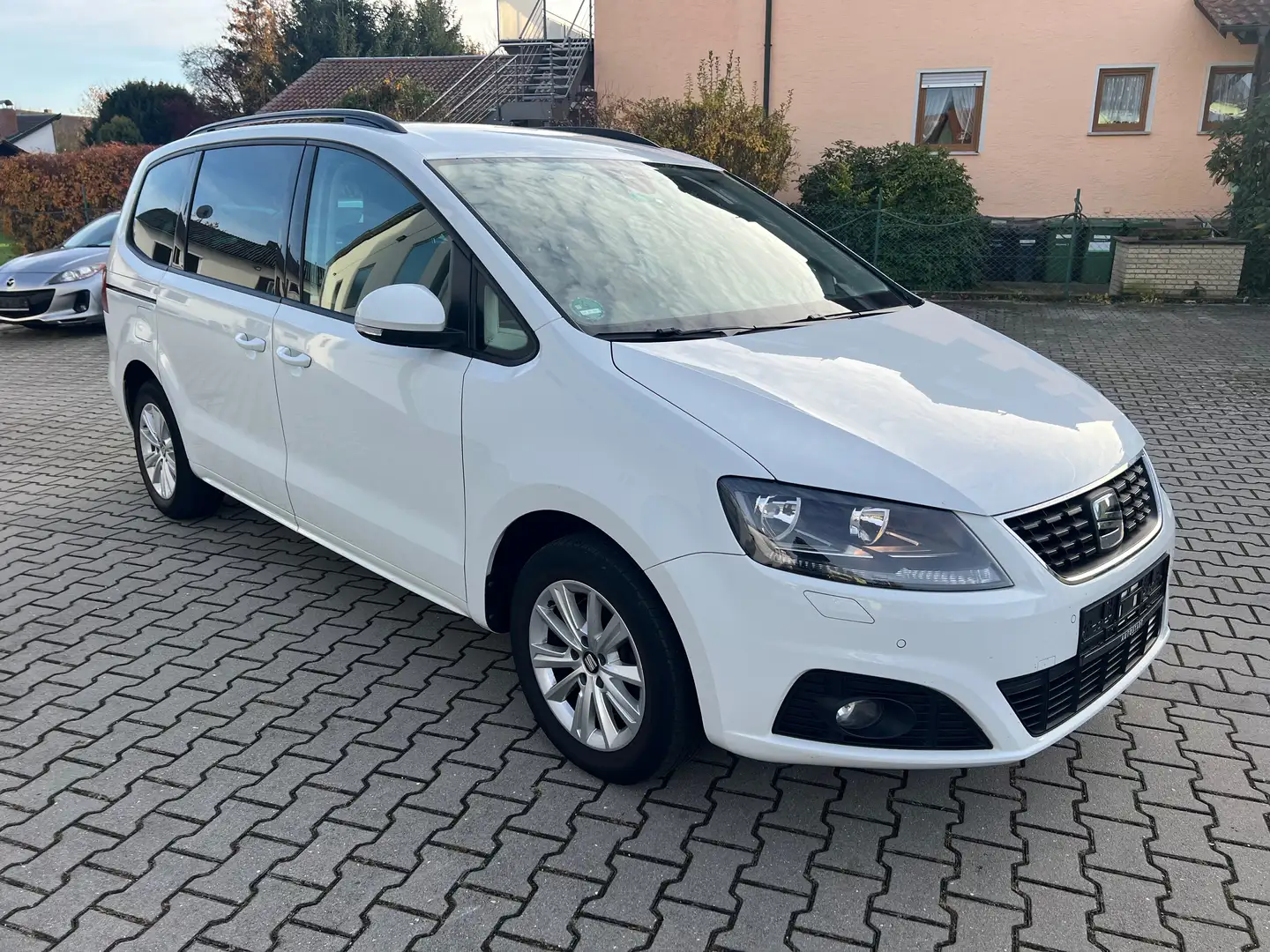 SEAT Alhambra Style 2,0 TDI Navi AHK SHZ 1-Hand Weiß - 2