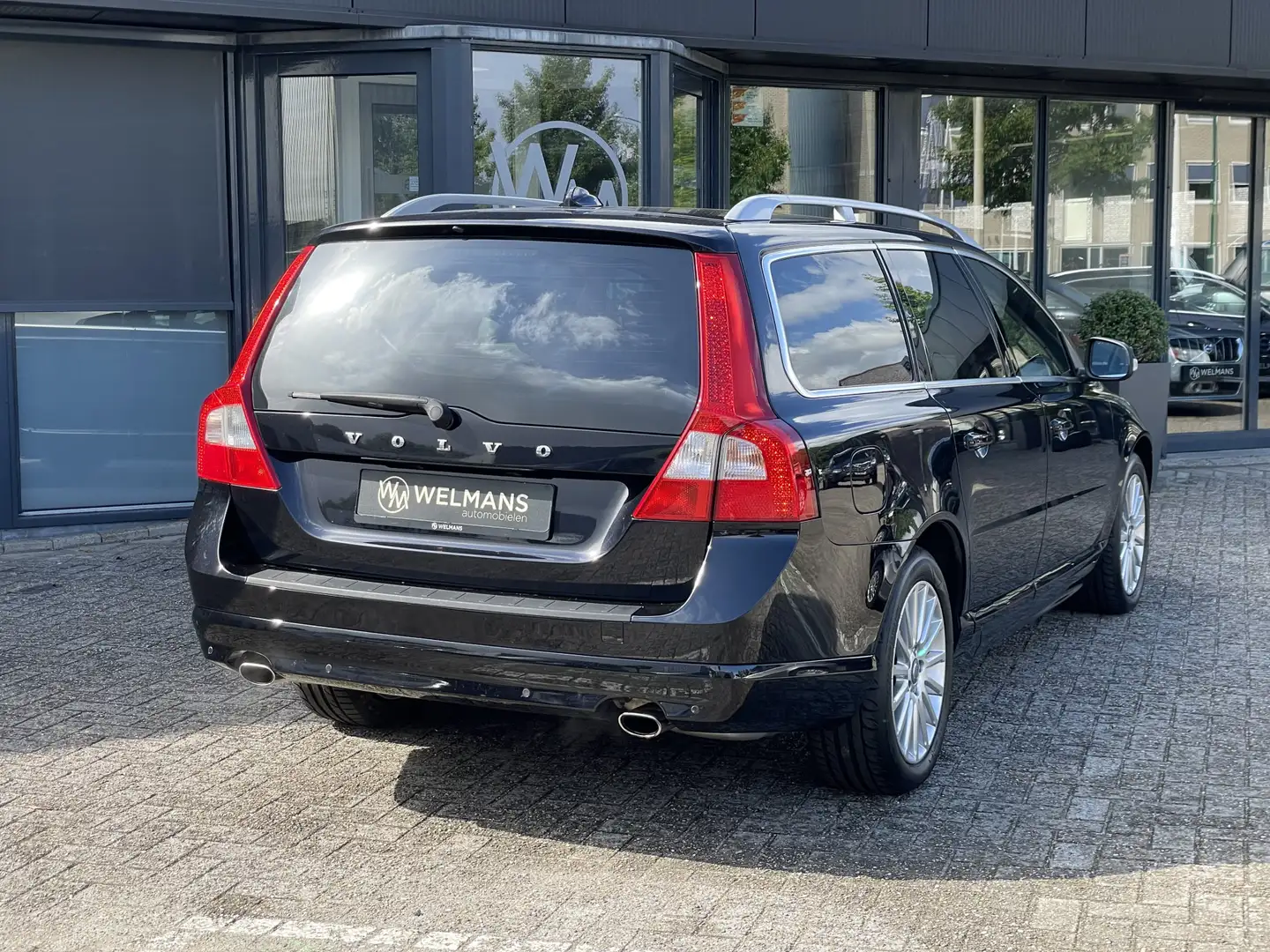 Volvo V70 3.0 T6 AWD Summum Youngtimer | Navi | Xenon | Lede Noir - 2