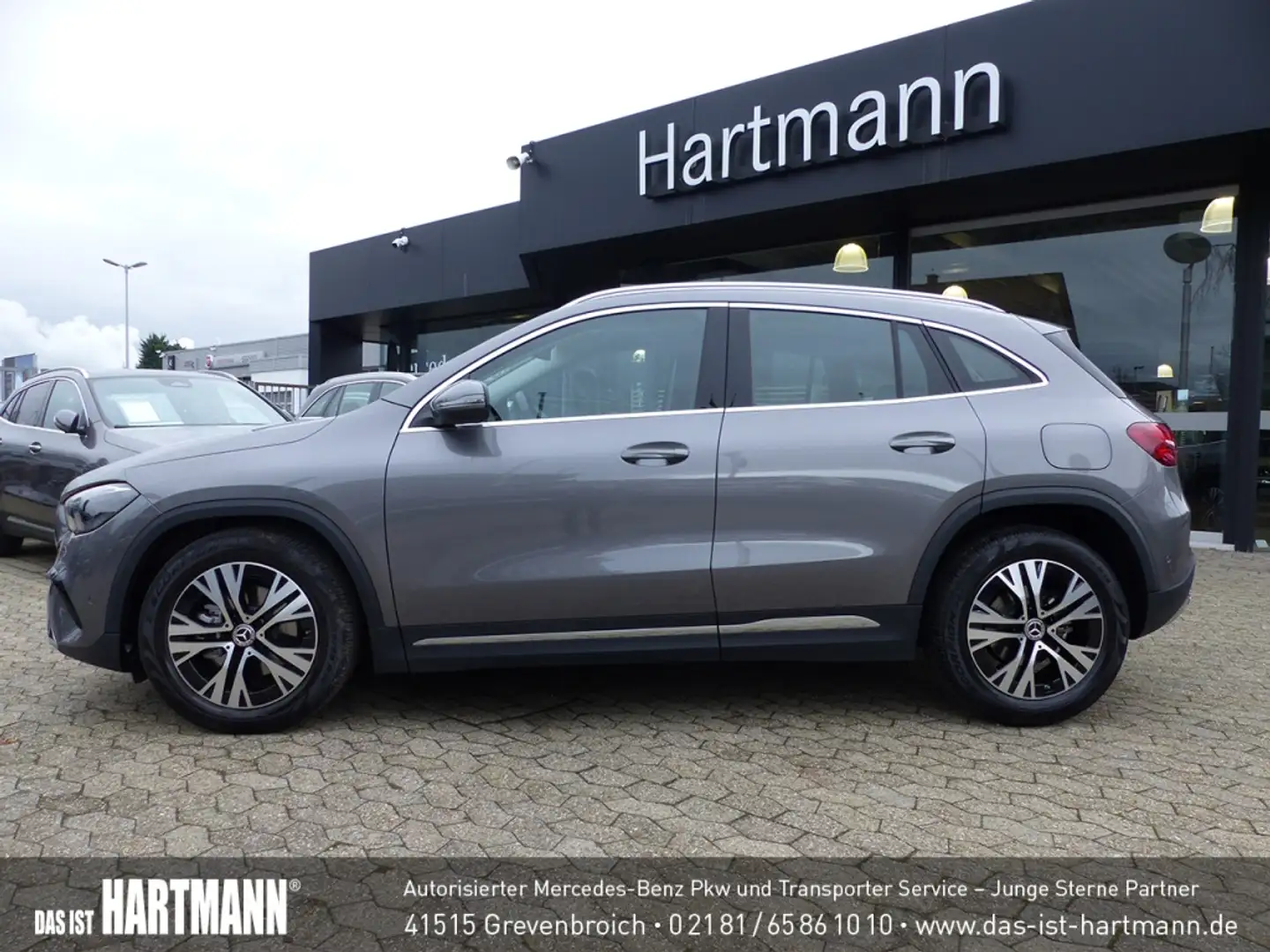 Mercedes-Benz GLA 180 PROGRESSIVE+TOTW+DISTRONIC+RF-KAMERA+LED Grau - 2