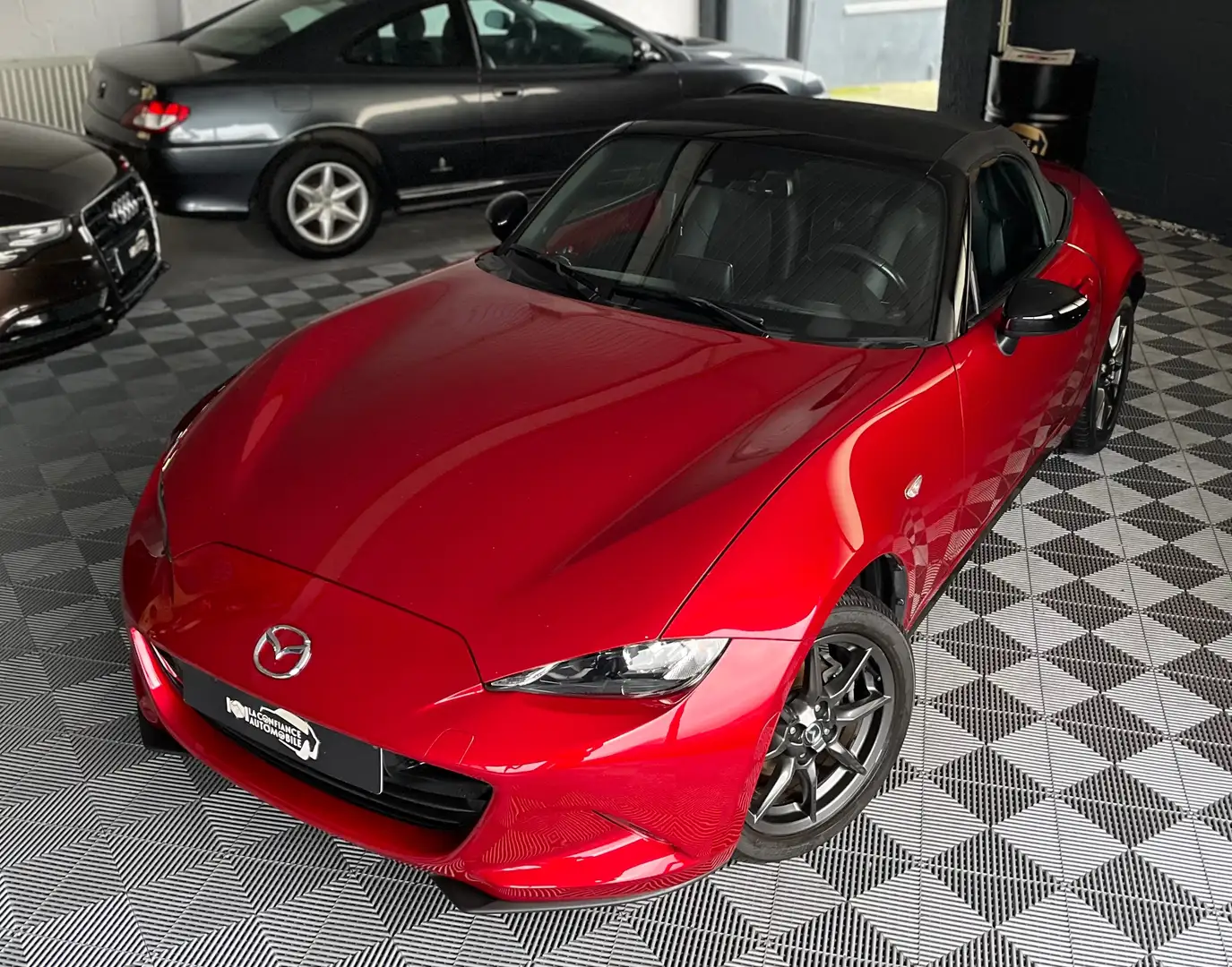 Mazda MX-5 Cabrio 1.5i 1er Propriétaire Garantie 12 mois Rood - 1