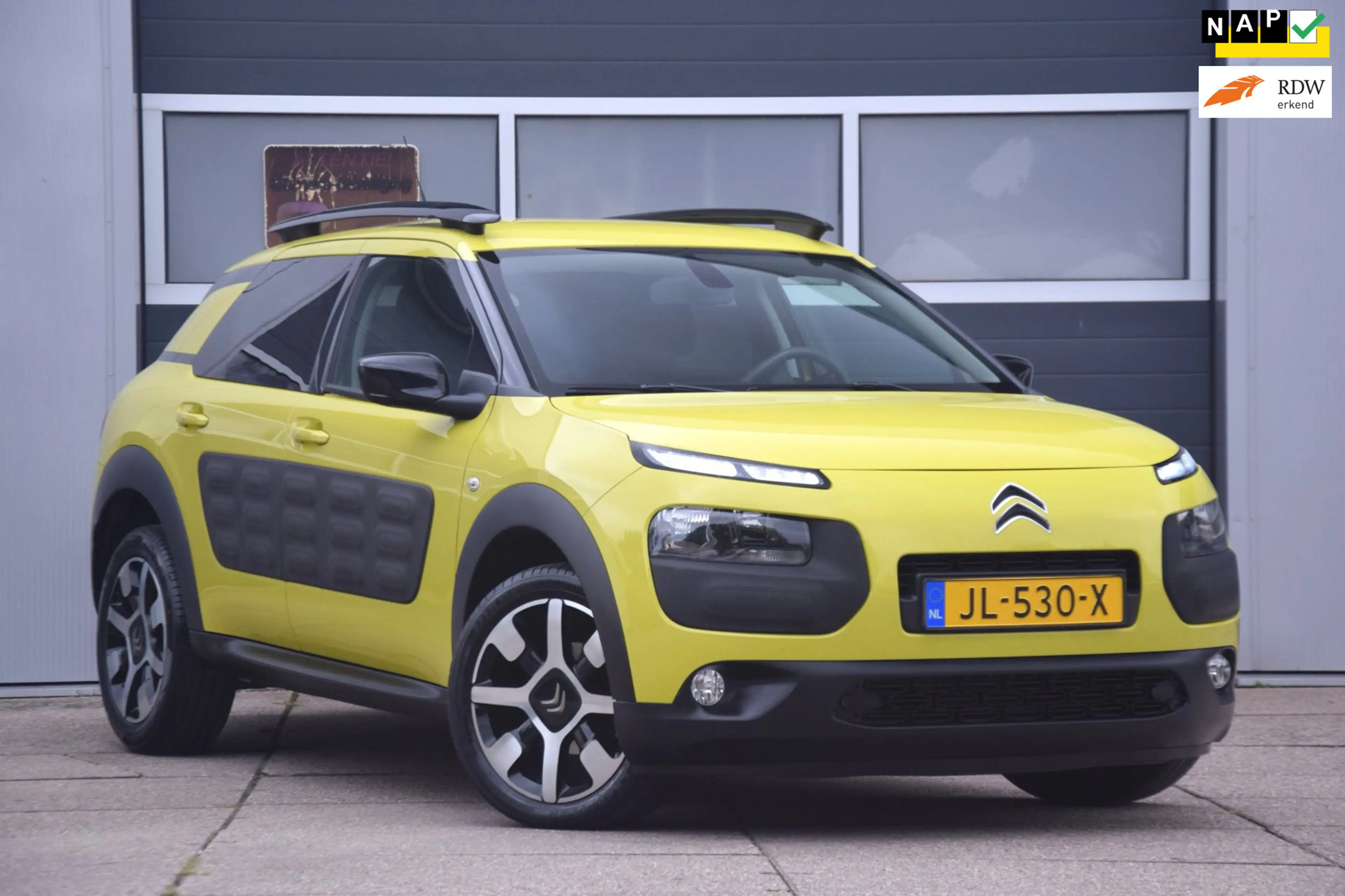 Citroen C4 Cactus 1.2 PureTech Shine DB RIEM RECENT VERNIEUWD!