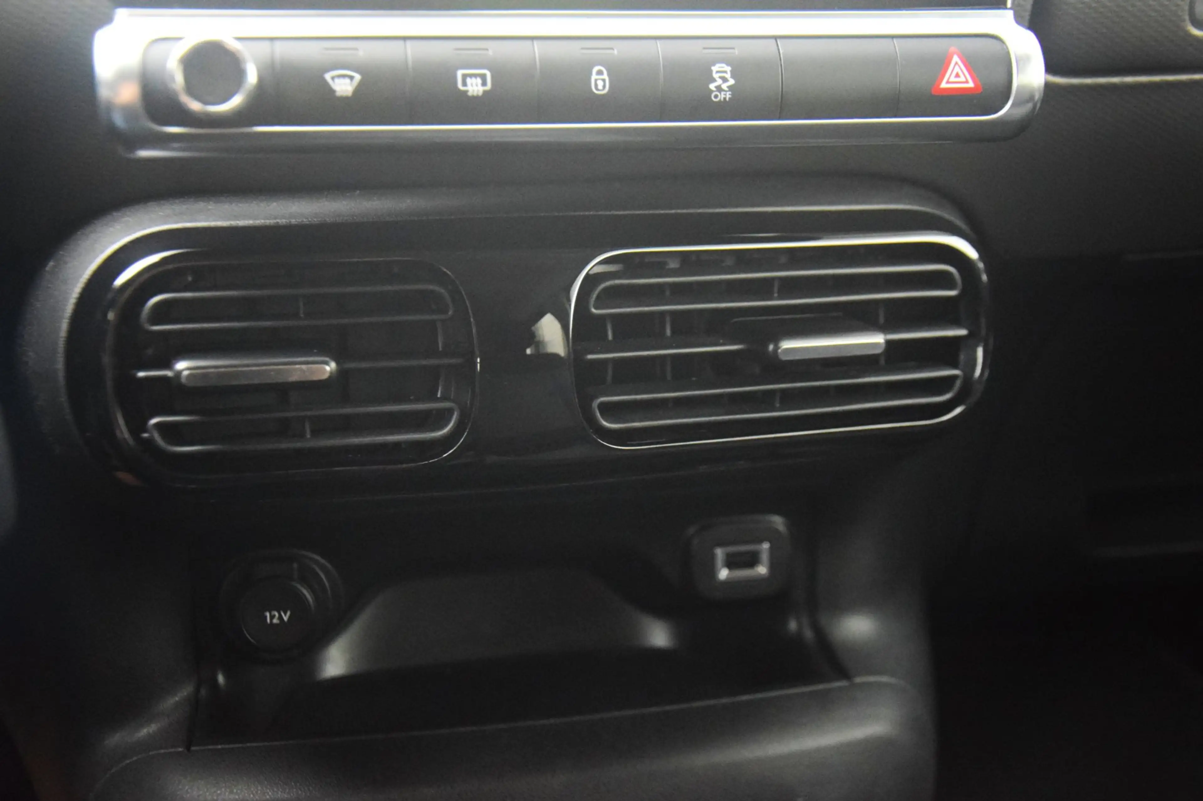 Citroen C4 Cactus 1.2 PureTech Shine DB RIEM RECENT VERNIEUWD! — photo 17