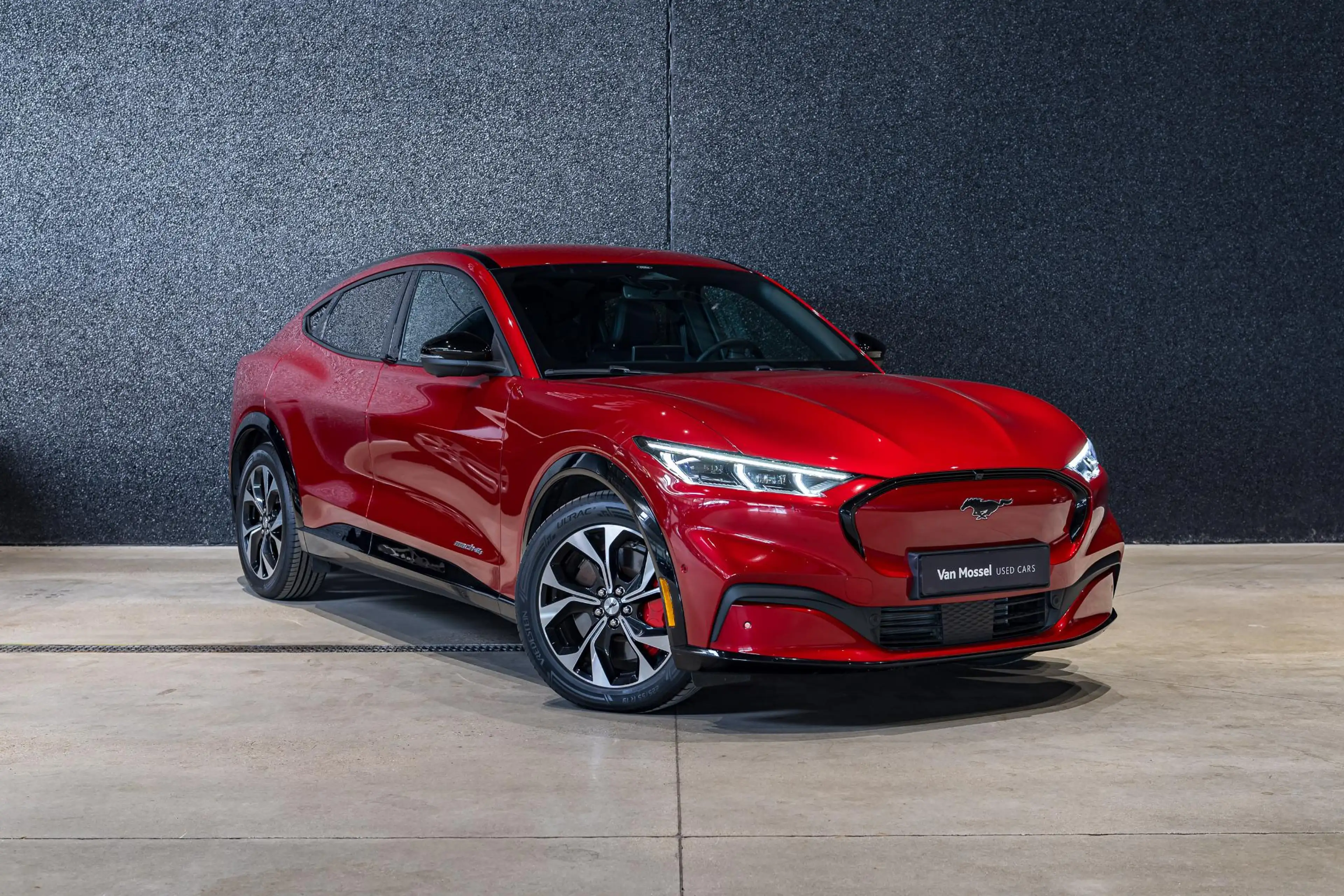 Ford Mustang Mach-E 76kWh 198kW Standard Range AWD SOH 95% — photo 3