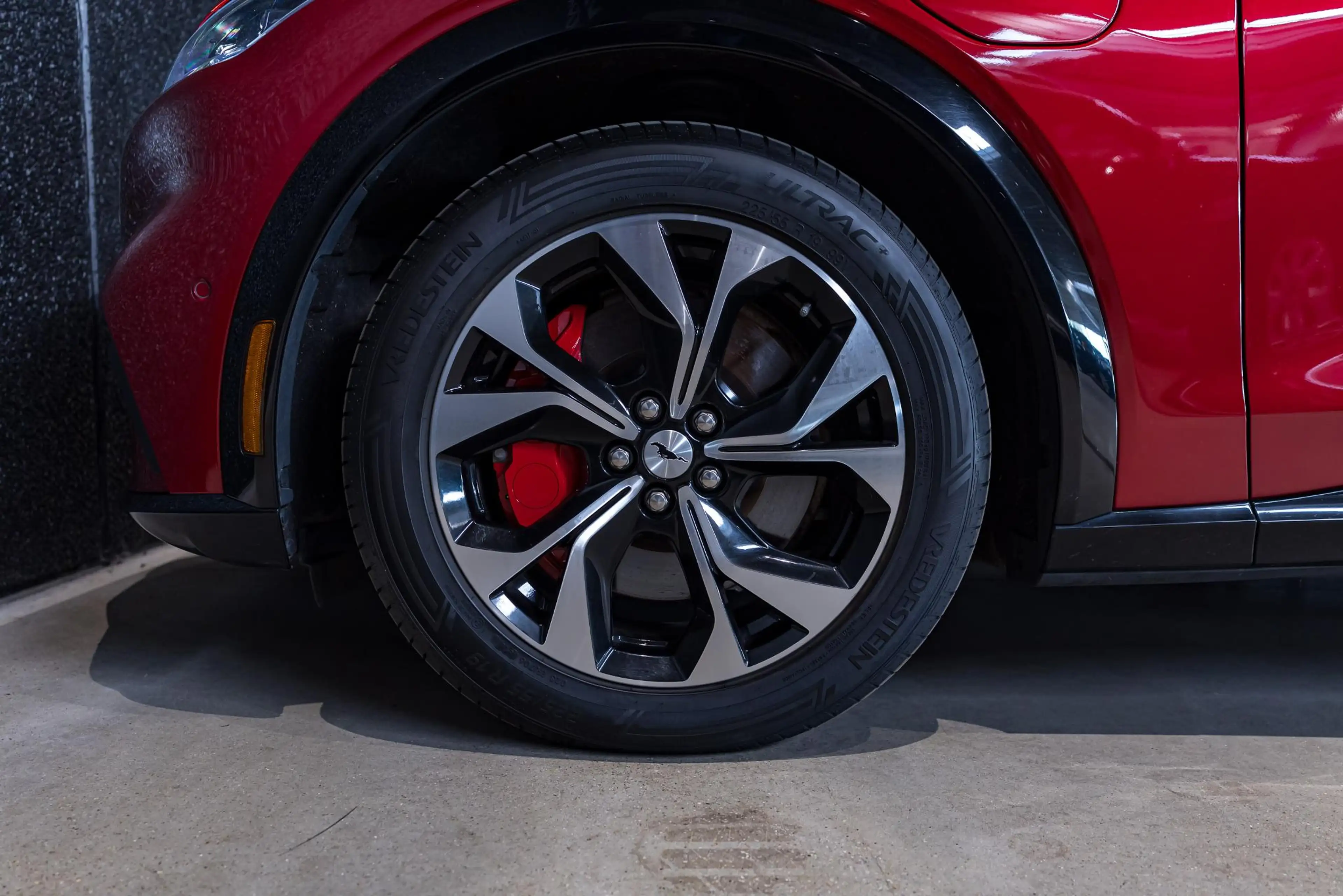 Ford Mustang Mach-E 76kWh 198kW Standard Range AWD SOH 95% — photo 6
