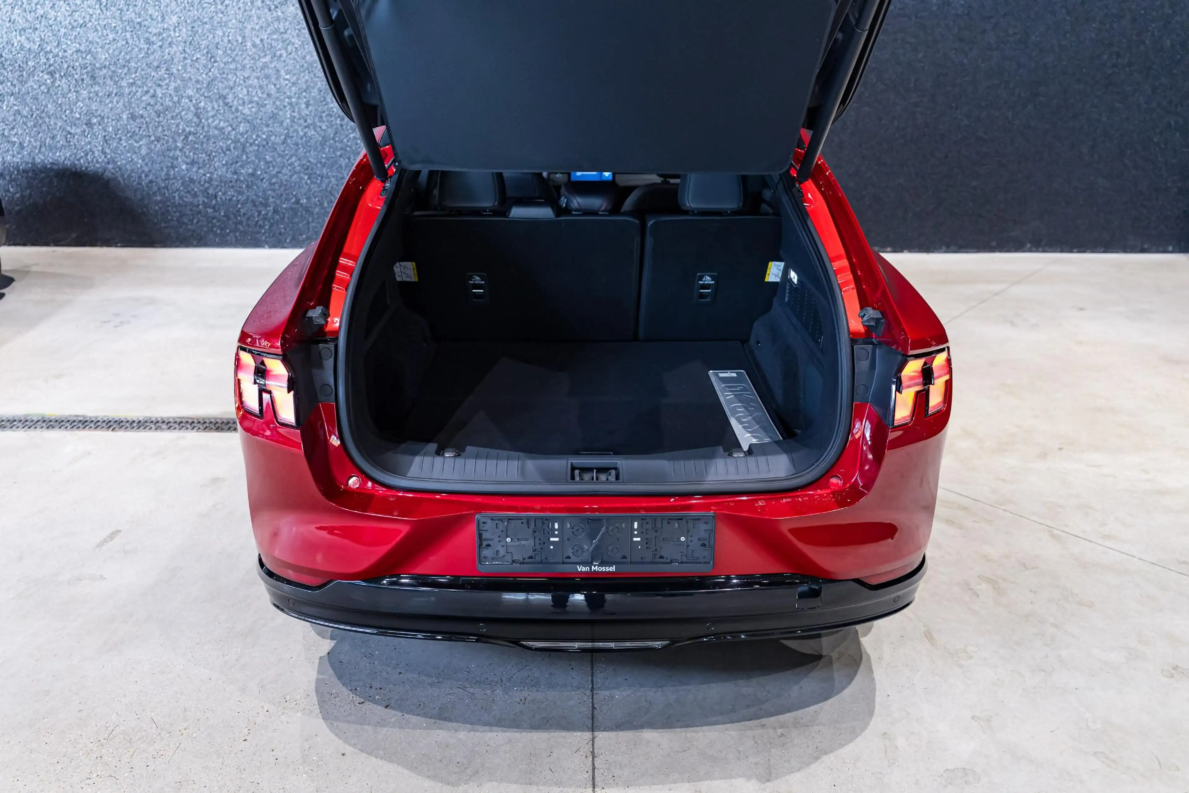 Ford Mustang Mach-E 76kWh 198kW Standard Range AWD SOH 95% — photo 10