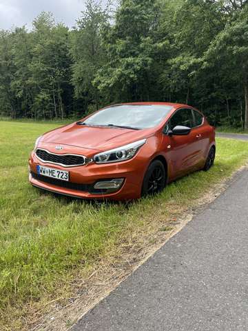 Imagine Kia Ceed / cee'd 1.4 CVVT Attract