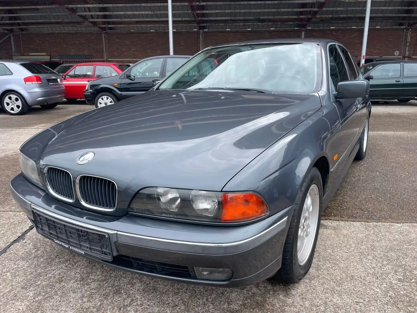 BMW 528 i/MEMORY/LEDER/S-DACH/AHK Gris - 1