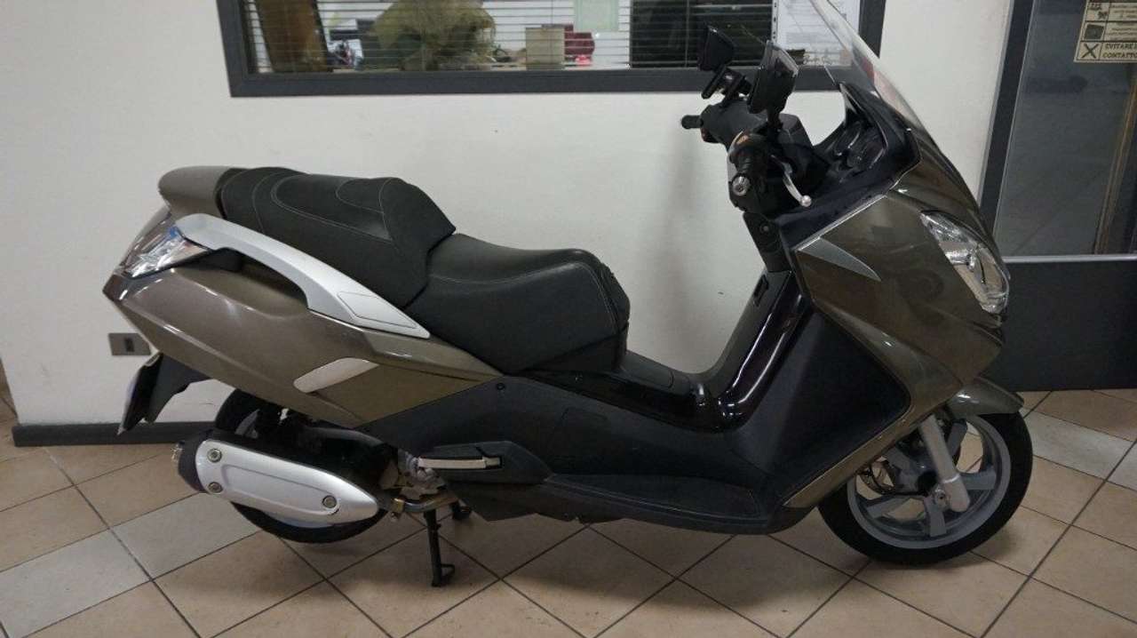 Peugeot Satelis 300 4T