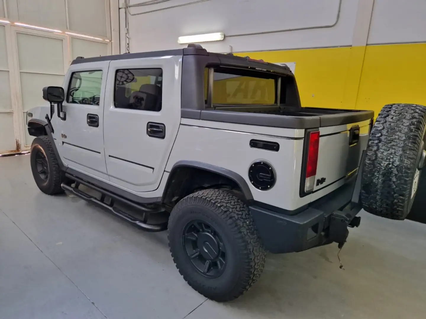 HUMMER H2 6.0 V8 SUT Noir - 1