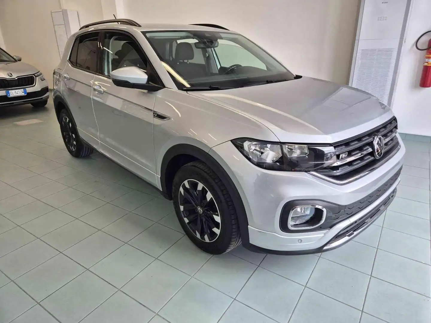 Volkswagen T-Cross 1.0 TSI Sport Plateado - 1