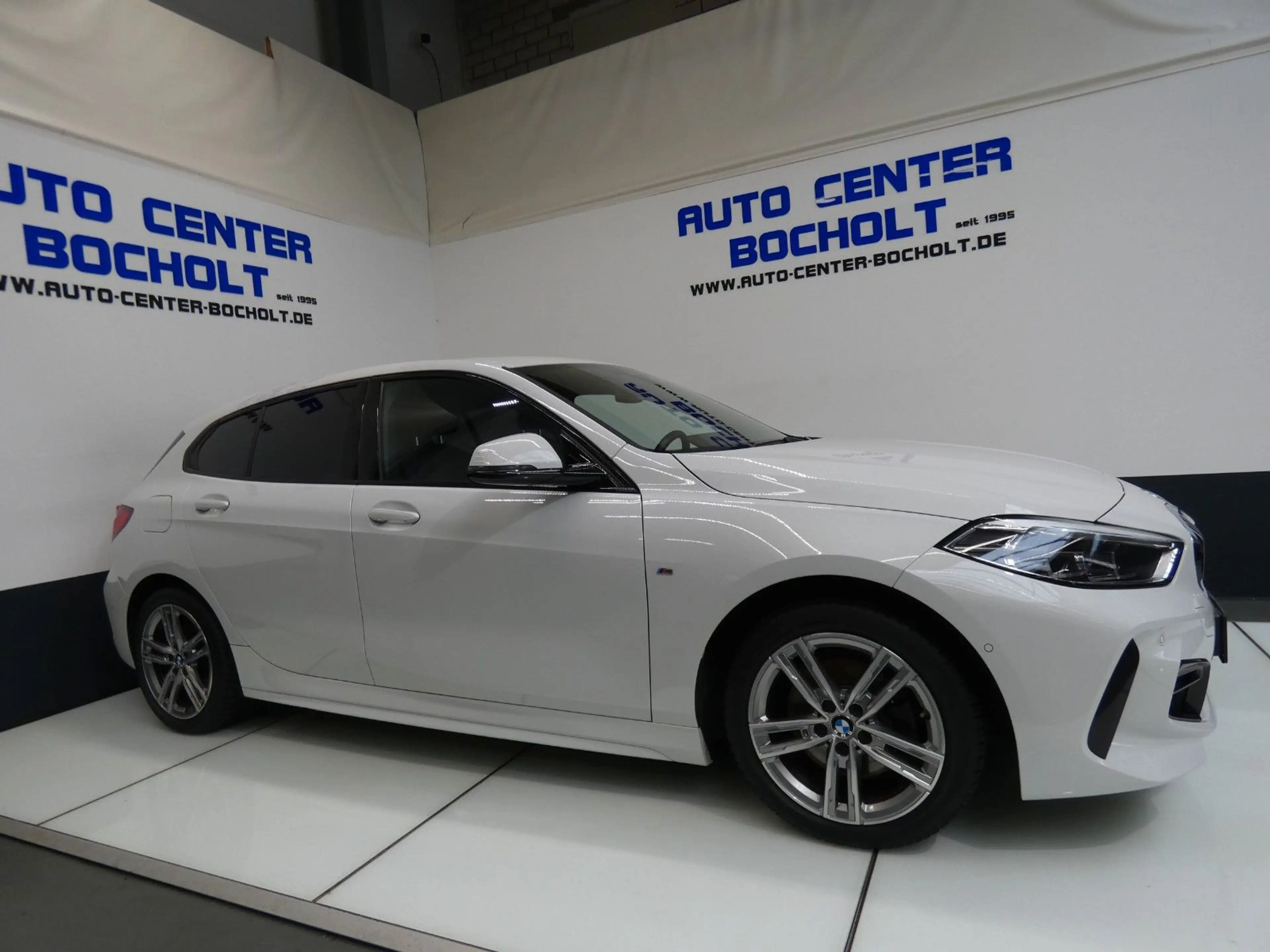 BMW 118 i M Sport*Navi*Leder*Kamera*CarPlay — photo 4