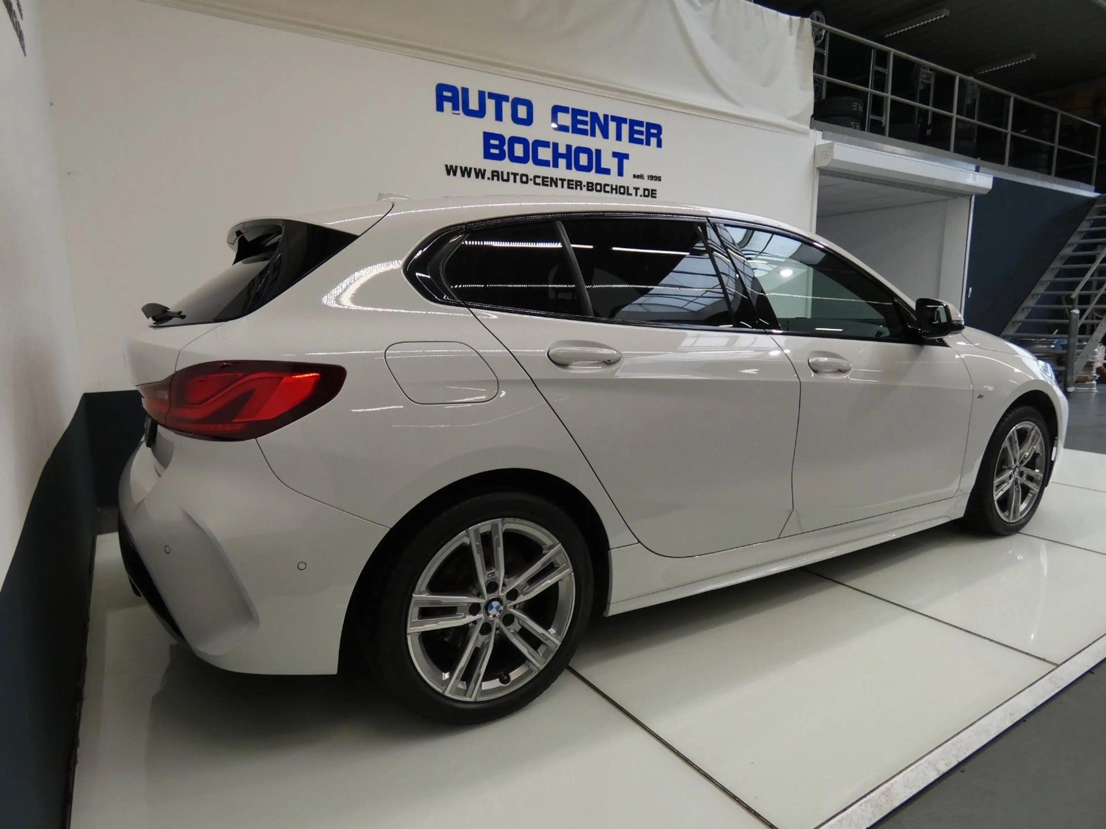 BMW 118 i M Sport*Navi*Leder*Kamera*CarPlay — photo 10