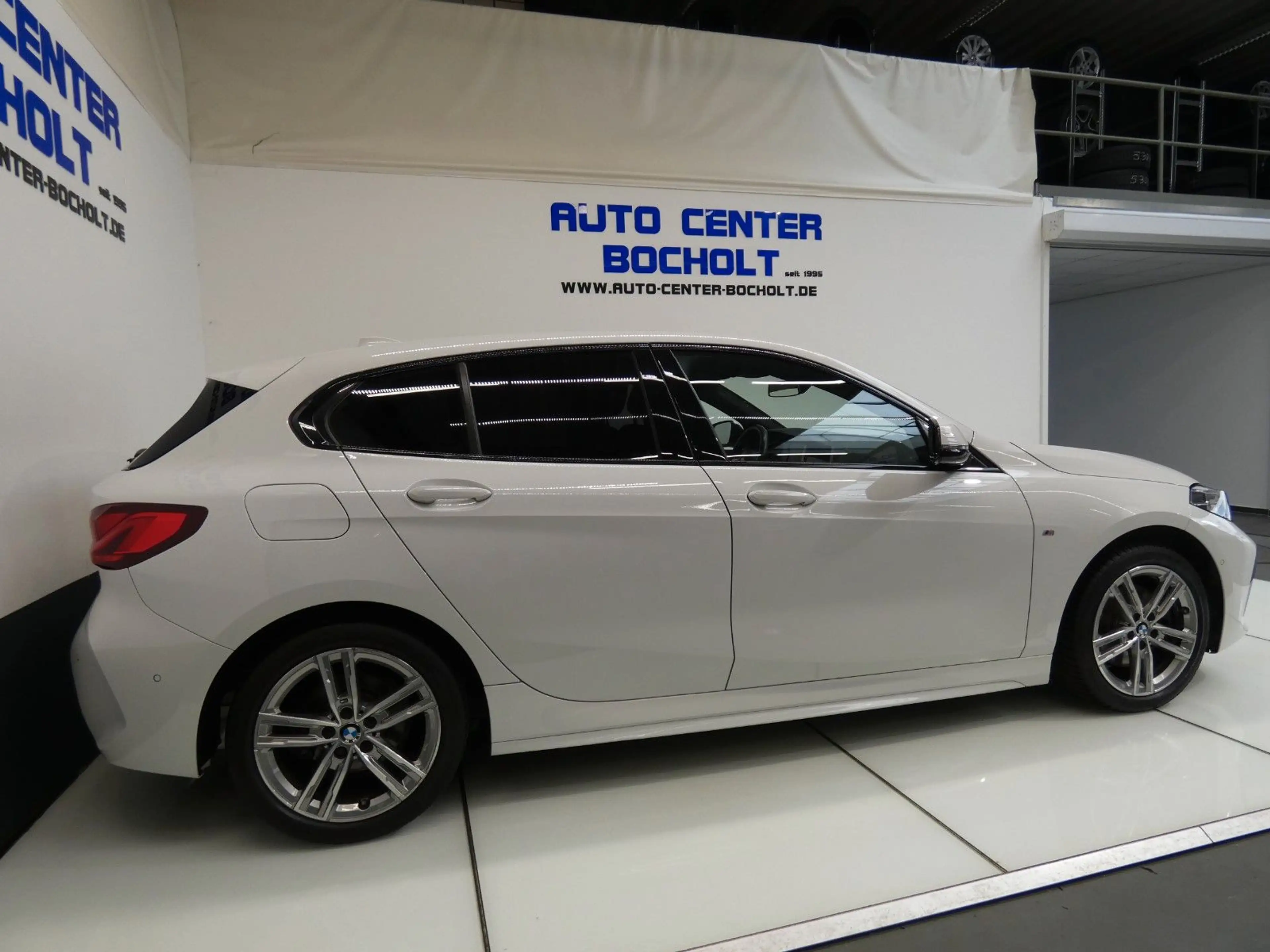 BMW 118 i M Sport*Navi*Leder*Kamera*CarPlay — photo 8