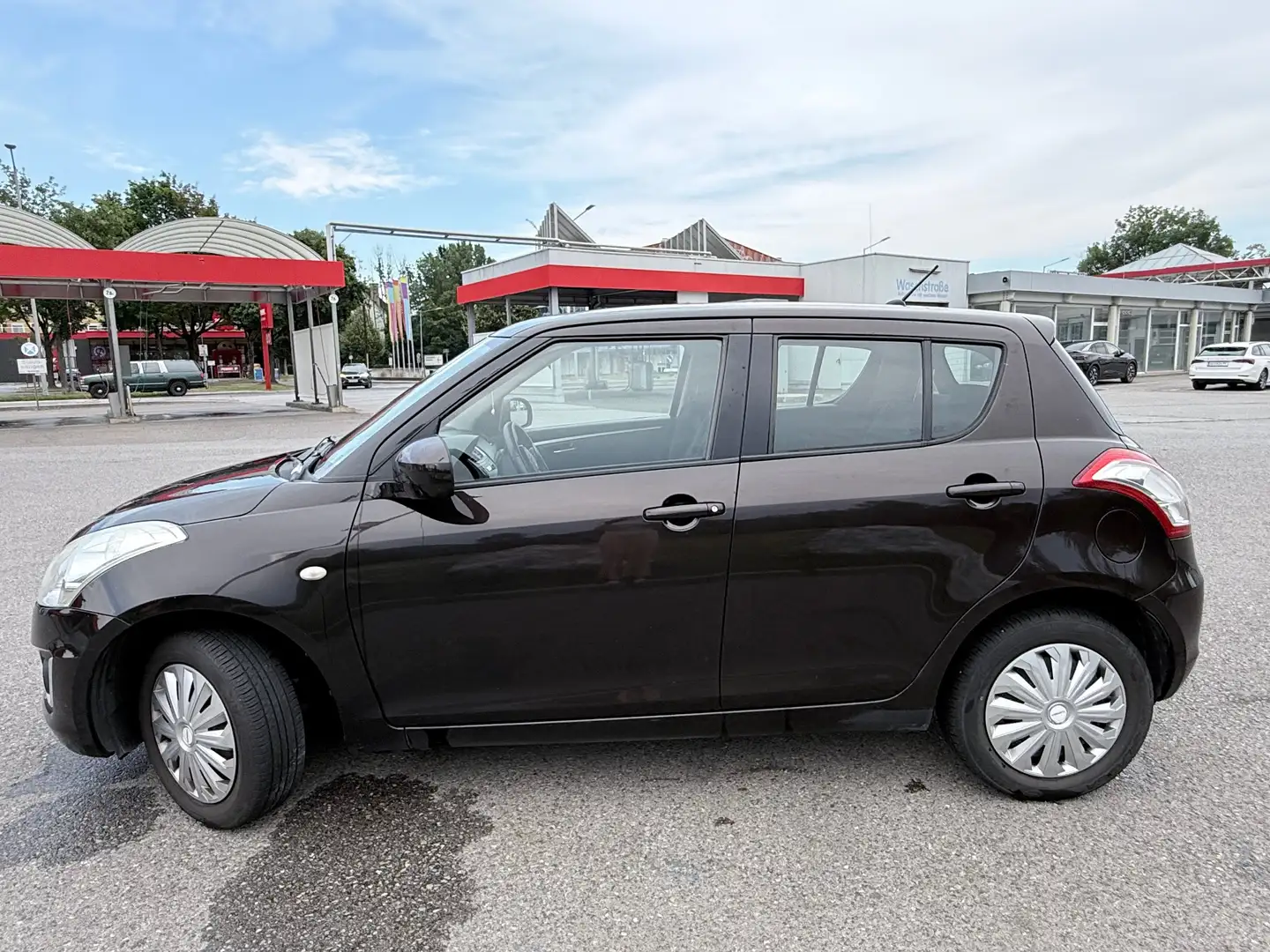 Suzuki Swift Suzuki Swift 1.2 5DR 4WD (Allrad) | Servicegepflegt | Pickerl bis 01/27 Braun - 2