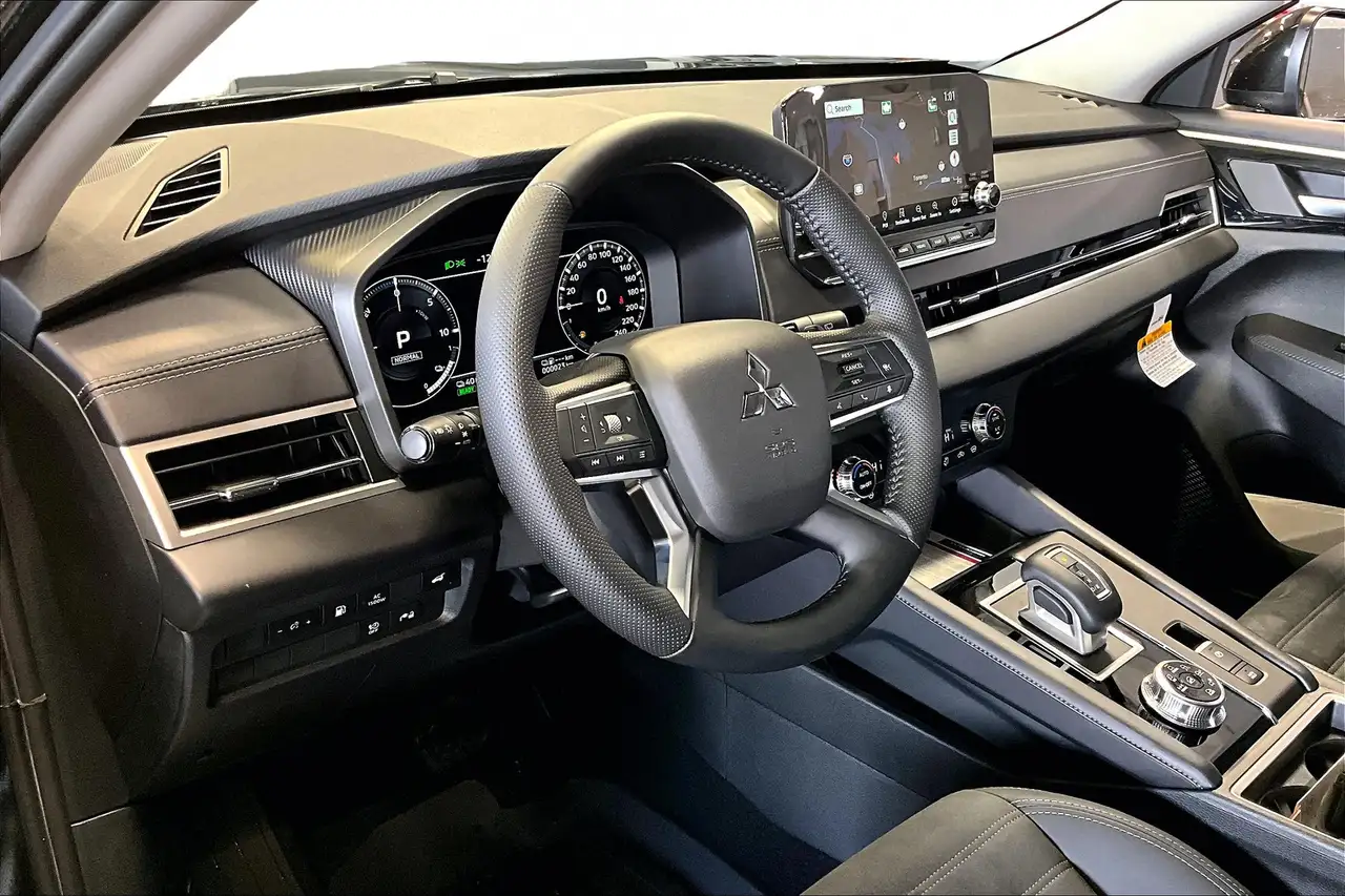 Mitsubishi Outlander photo Mitsubishi Outlander