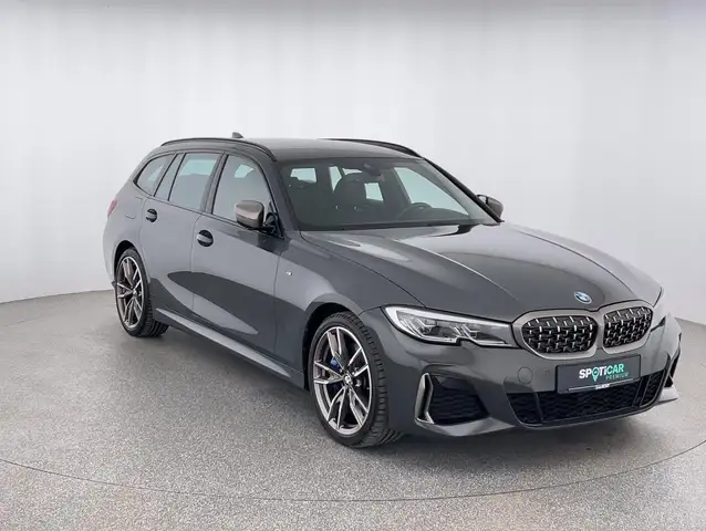 BMW 3 Series view 3