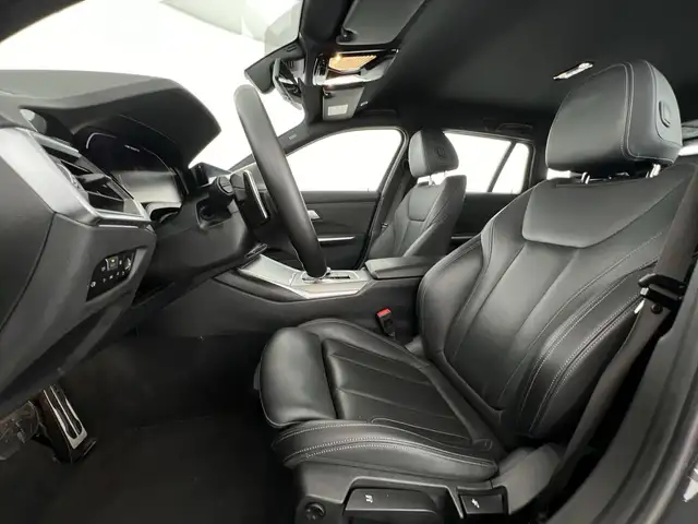 BMW 3 Series view 8