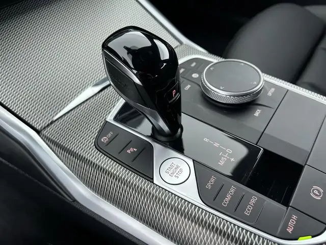BMW 3 Series view 14