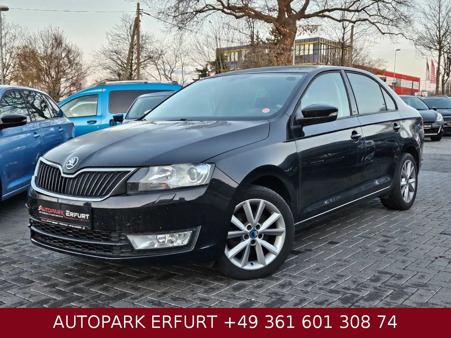 Skoda Rapid/Spaceback Joy*Klima*Temp*Phone*StzH*TÜV+SERV+GARANTI Zwart - 1
