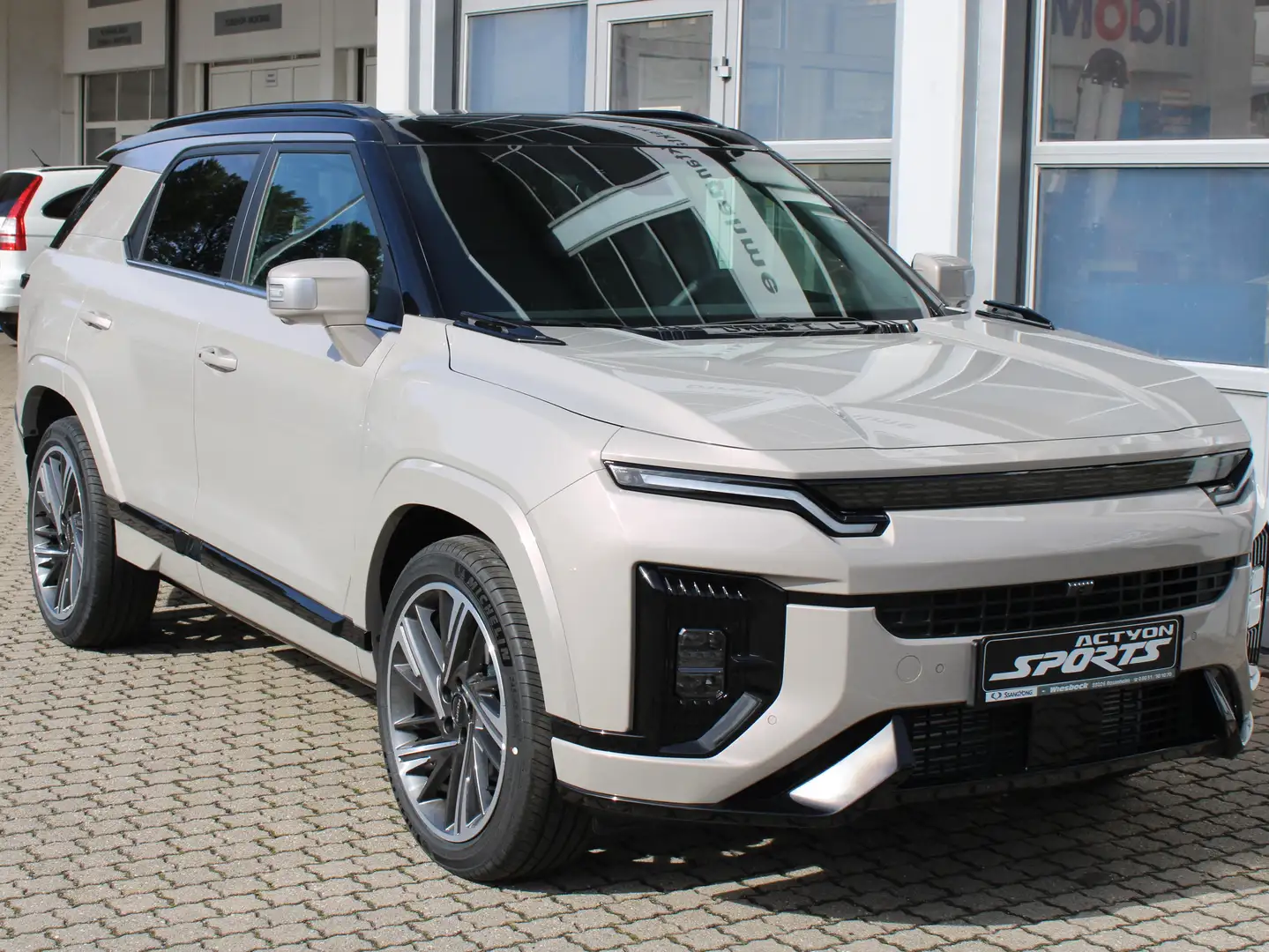 KGM Actyon Lux 1.5 6AT AWD Beige - 1