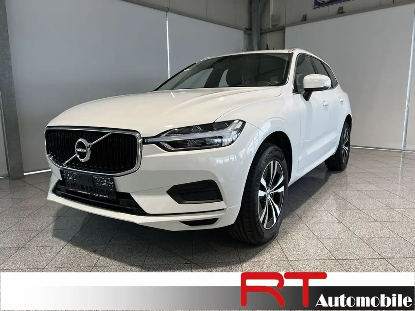 Volvo XC60 Momentum Pro Weiß - 1