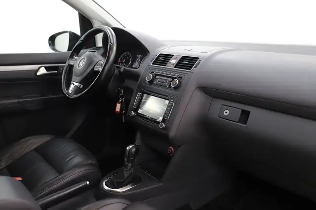 Volkswagen Touran view 17