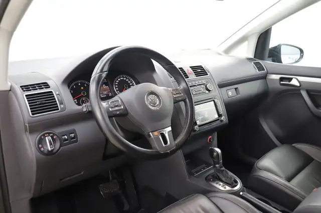 Volkswagen Touran view 15
