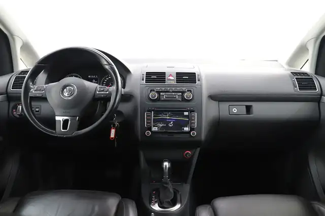 Volkswagen Touran view 16