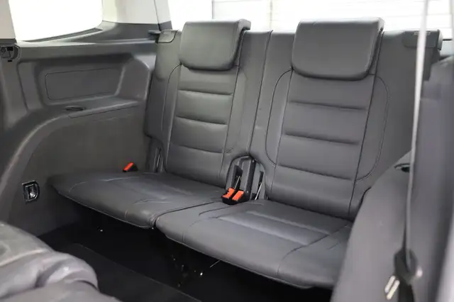Volkswagen Touran view 13