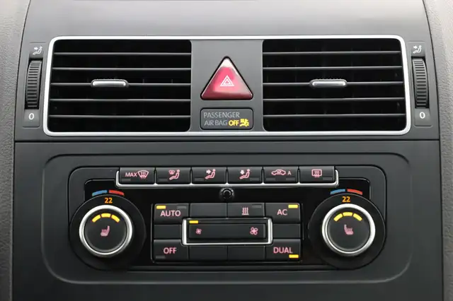 Volkswagen Touran view 19