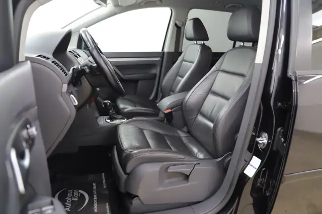 Volkswagen Touran view 9