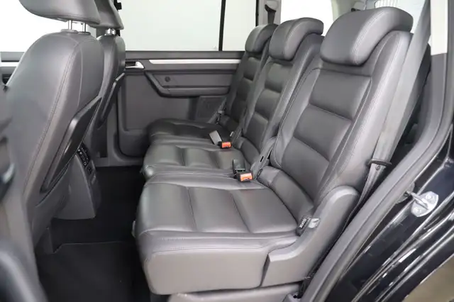 Volkswagen Touran view 11