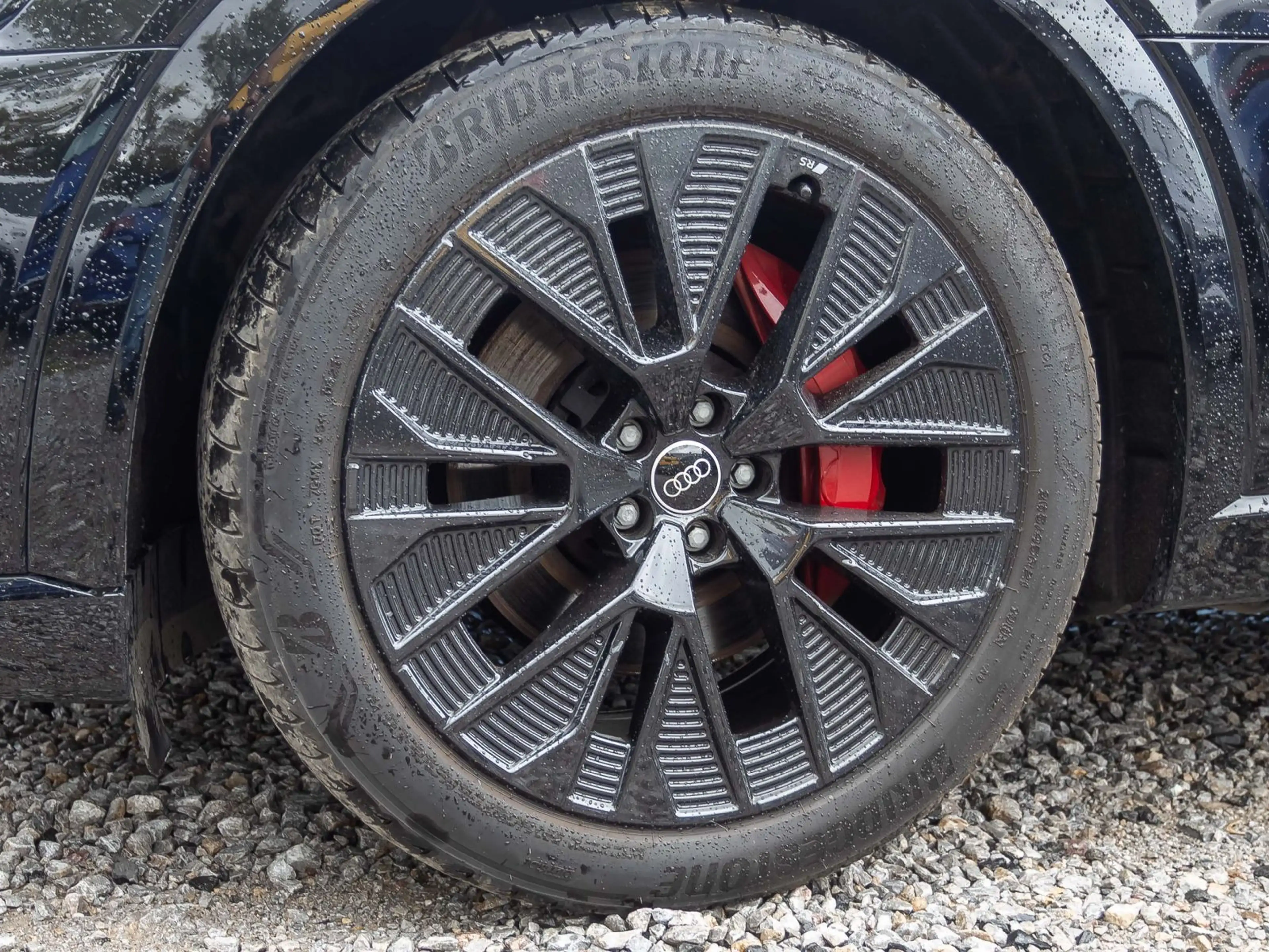 Audi Q8 e-tron S line 50 Navi LED Luftfederung Standk — photo 11