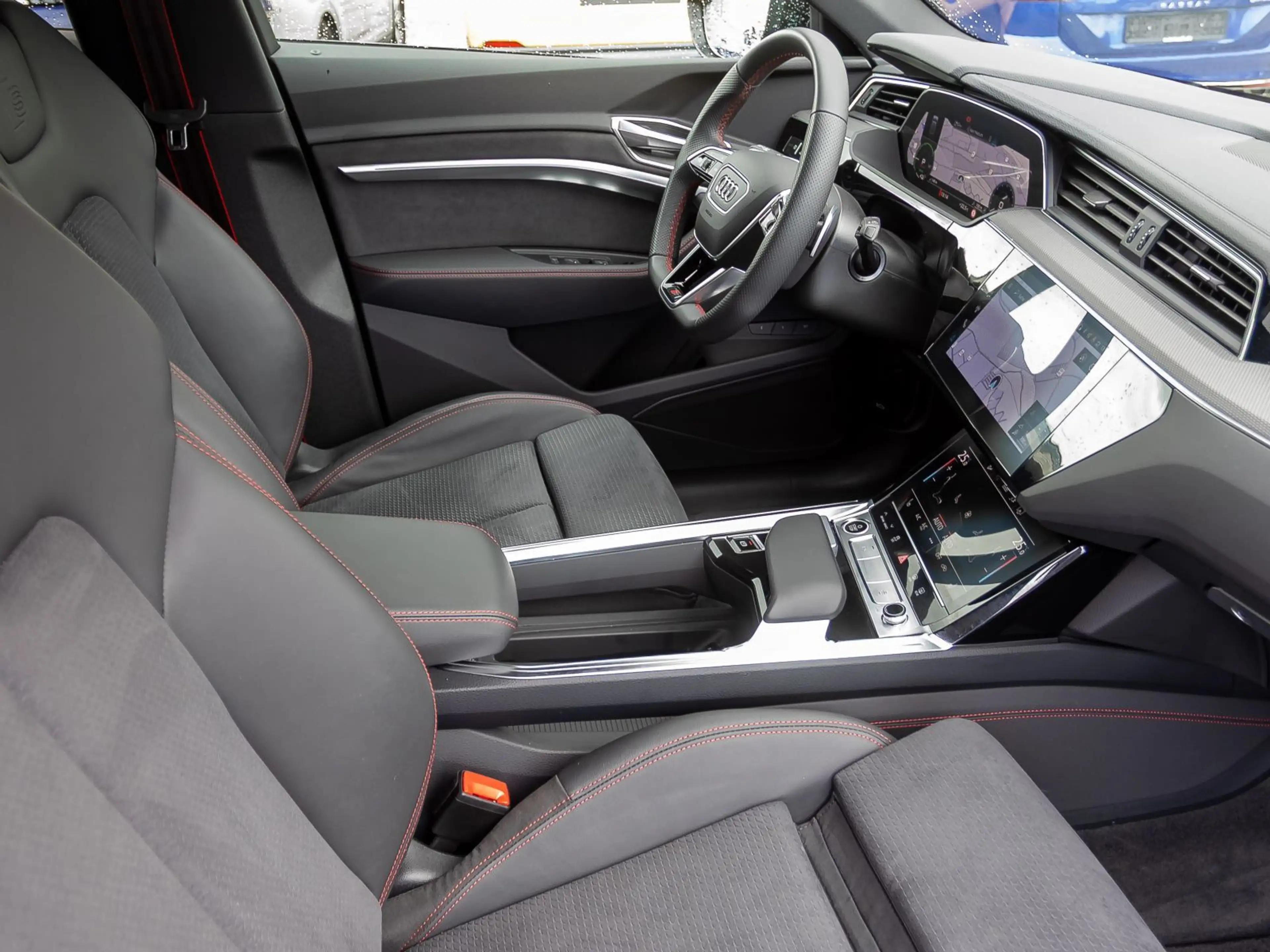Audi Q8 e-tron S line 50 Navi LED Luftfederung Standk — photo 27