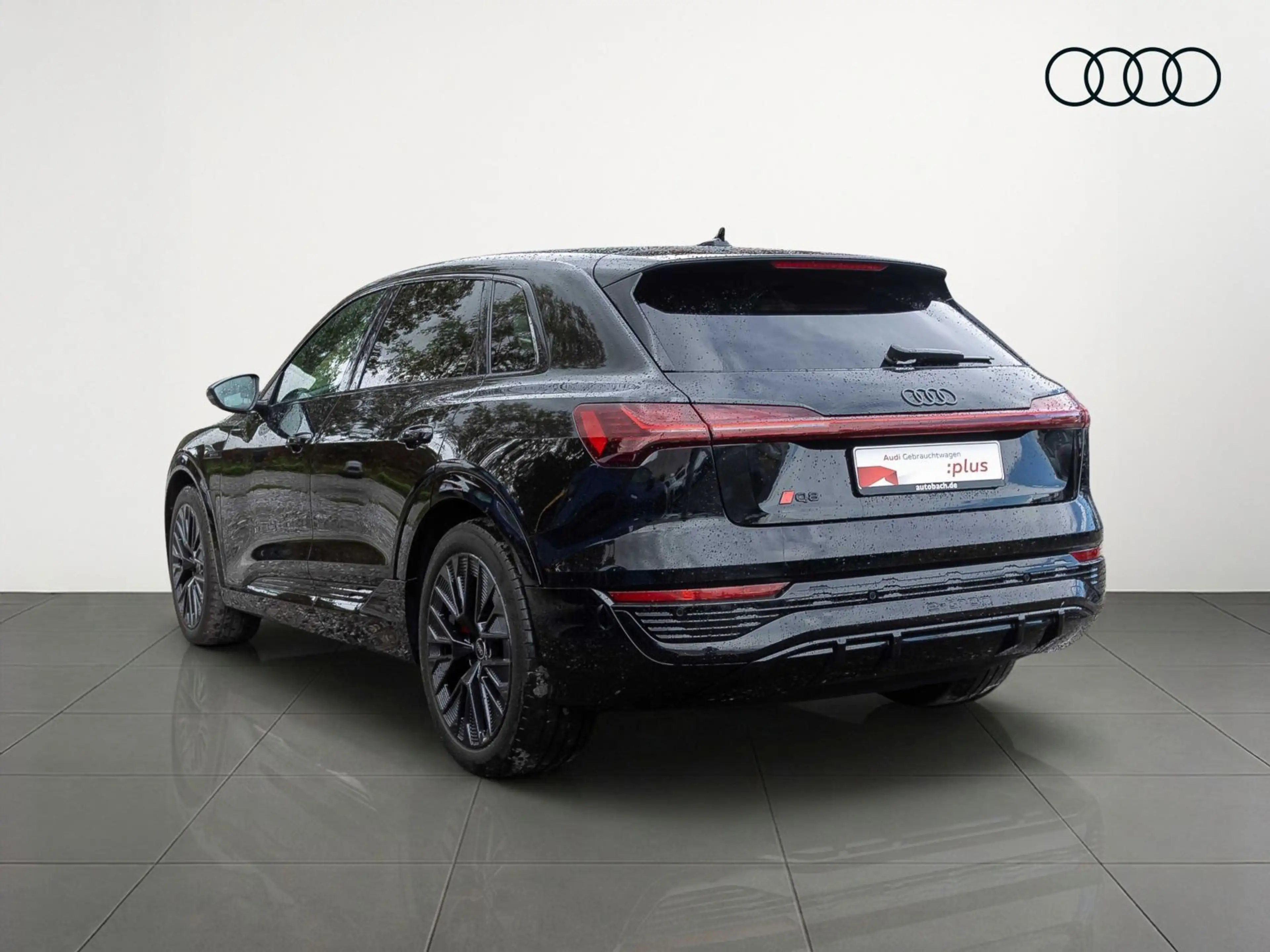 Audi Q8 e-tron S line 50 Navi LED Luftfederung Standk — photo 8