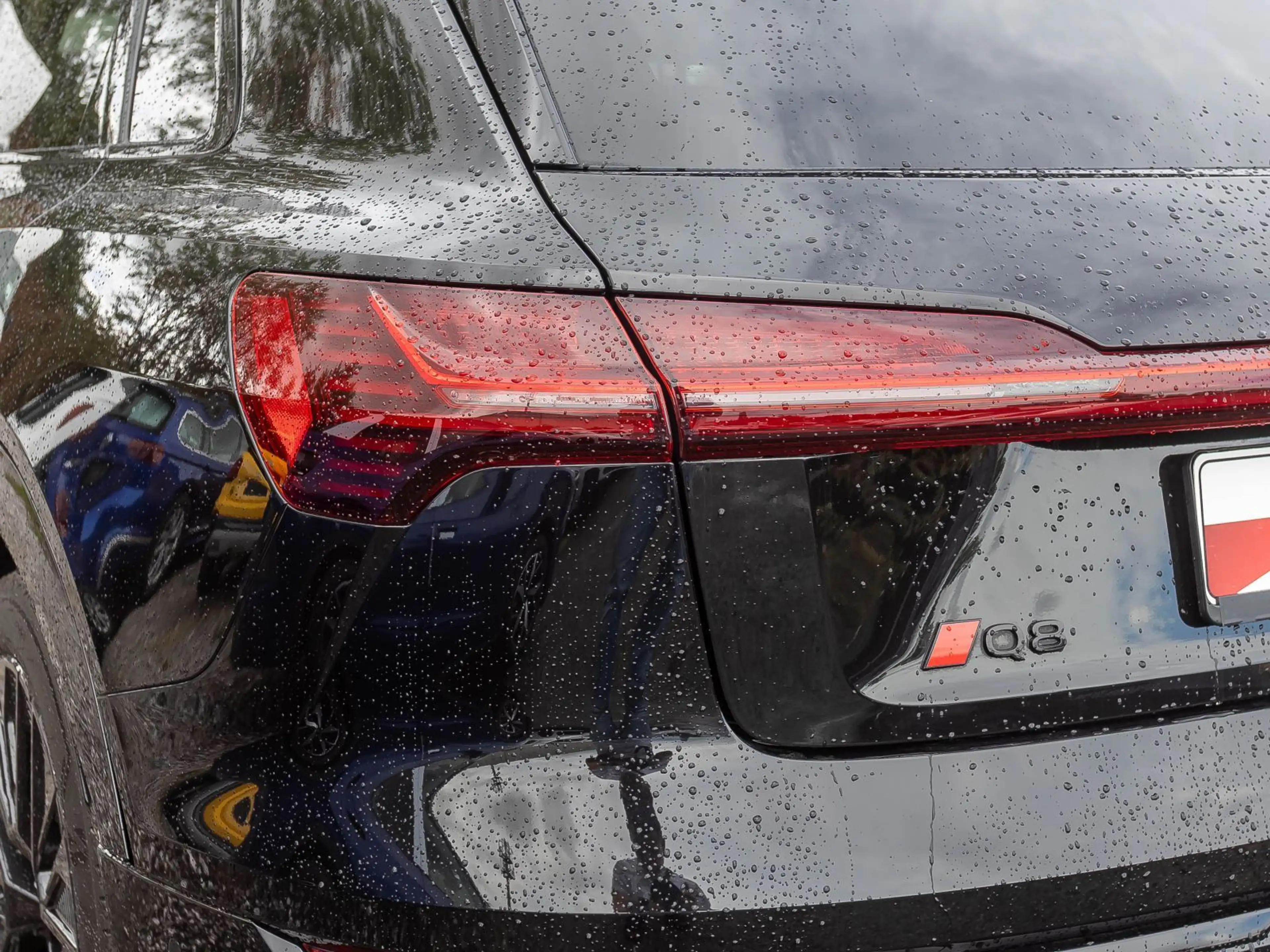 Audi Q8 e-tron S line 50 Navi LED Luftfederung Standk — photo 9