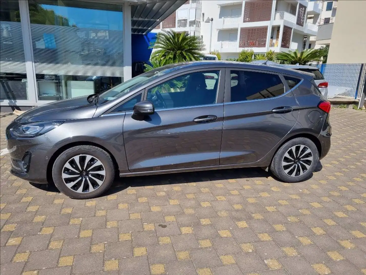 Ford Fiesta 5p 1.0 ecoboost h Titanium 125cv Grijs - 2
