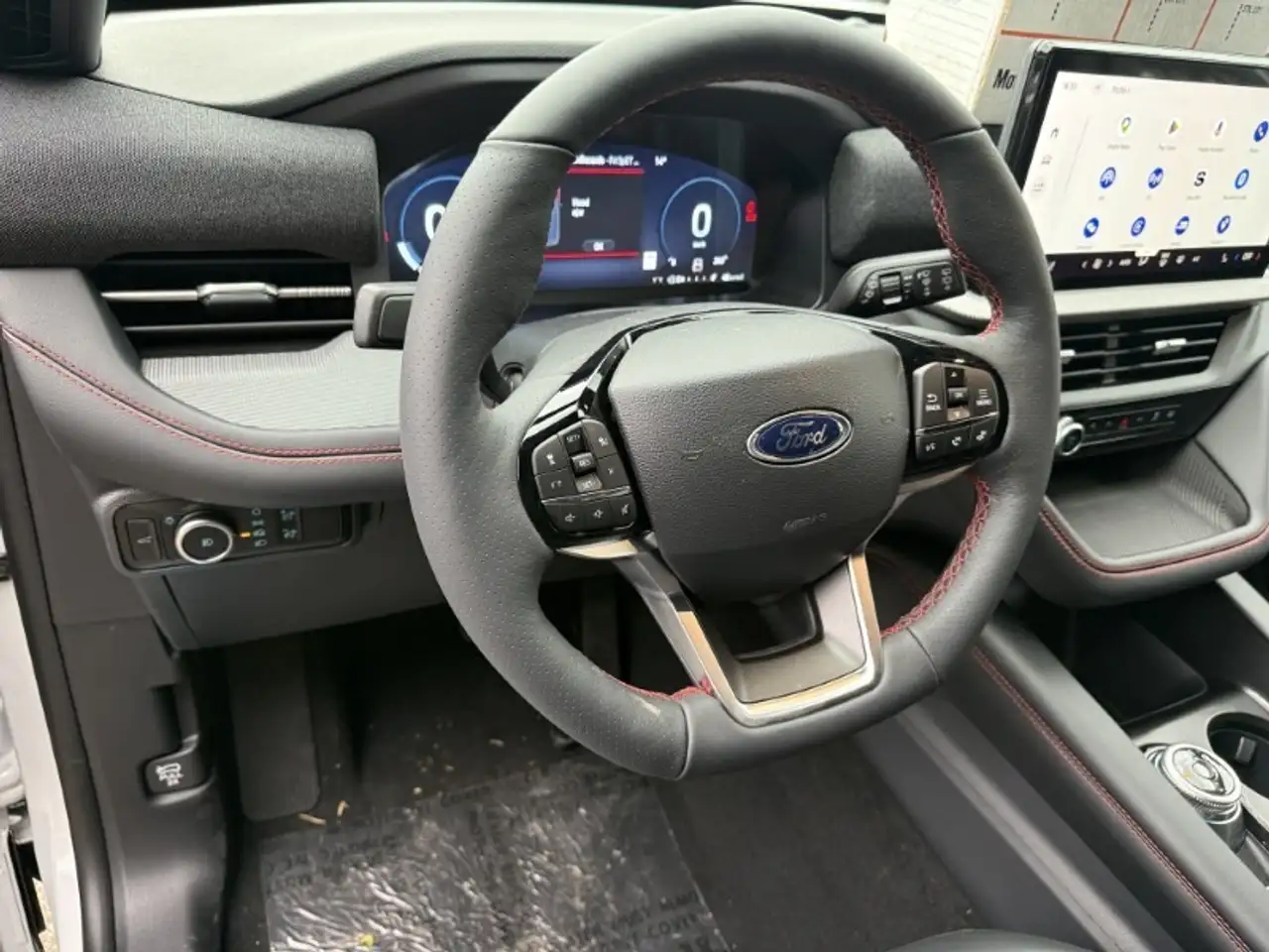 Ford Explorer снимка Ford Explorer