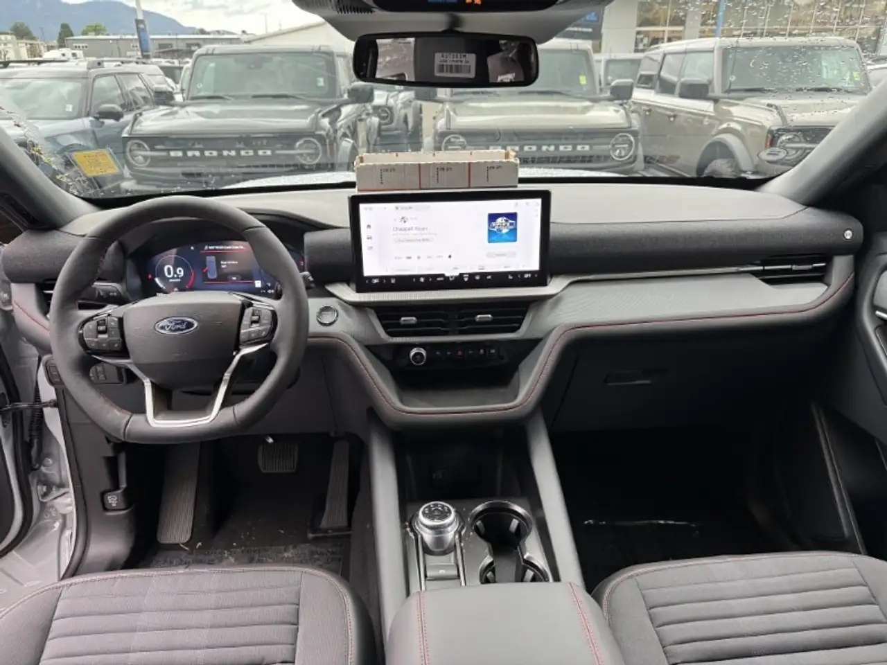 Ford Explorer снимка Ford Explorer