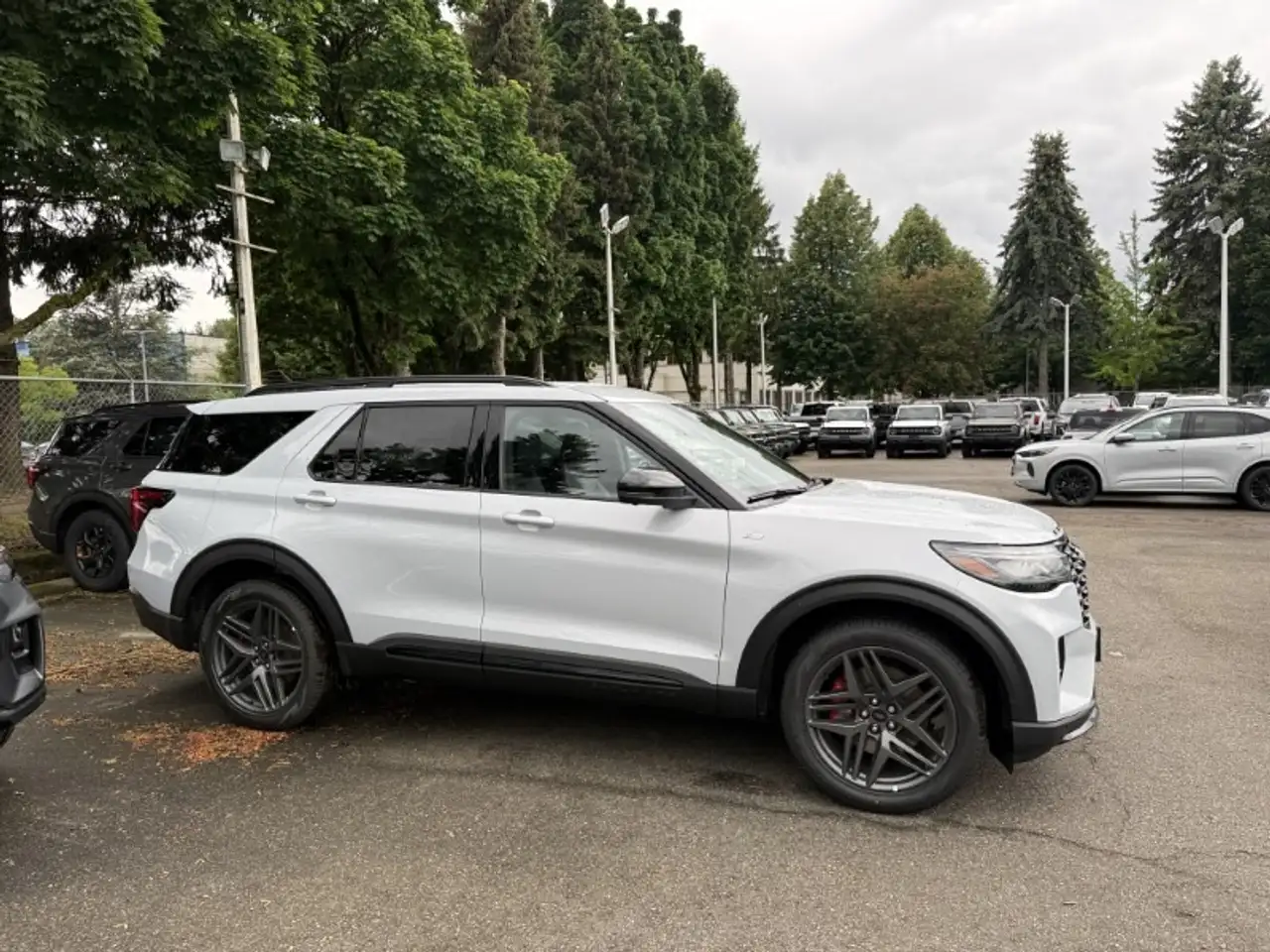 Ford Explorer снимка Ford Explorer