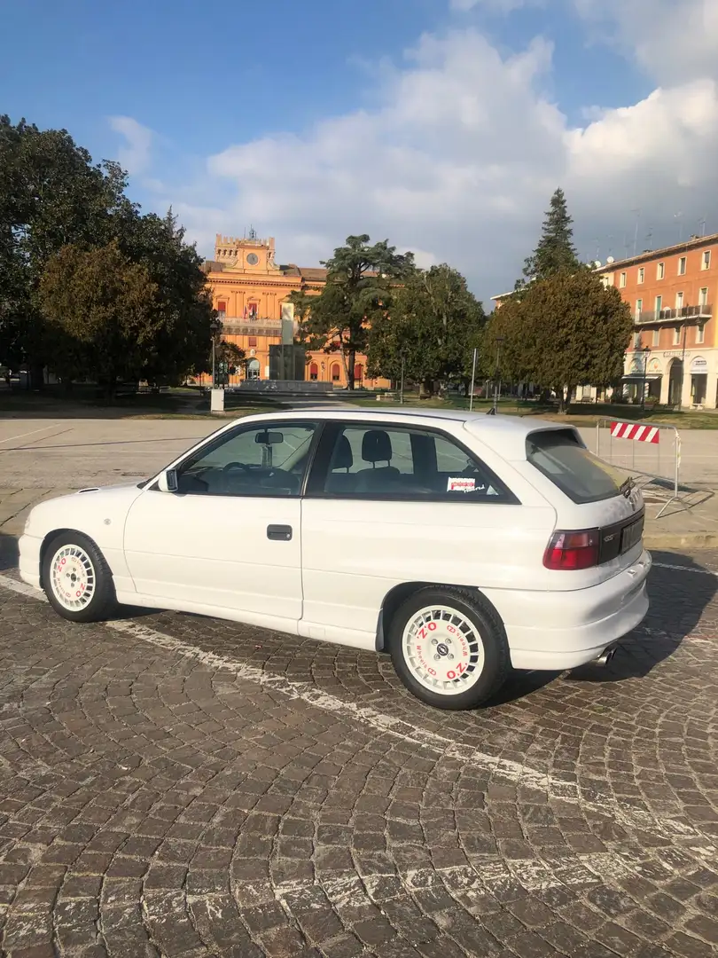 Opel Astra 3p 2.0i 16v GSI cat. - 2