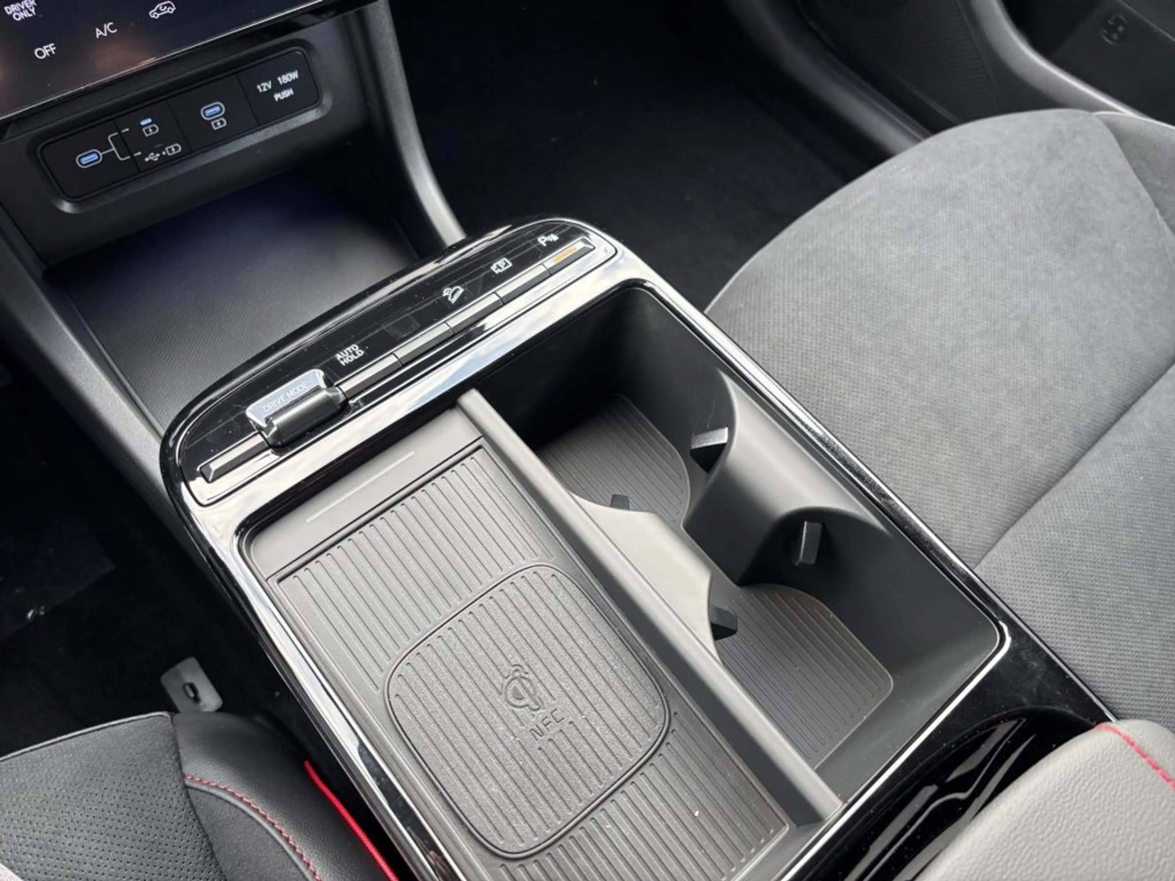 Hyundai TUCSON 1.6 T-GDi HEV 2WD N Line X (NX4e) — photo 19