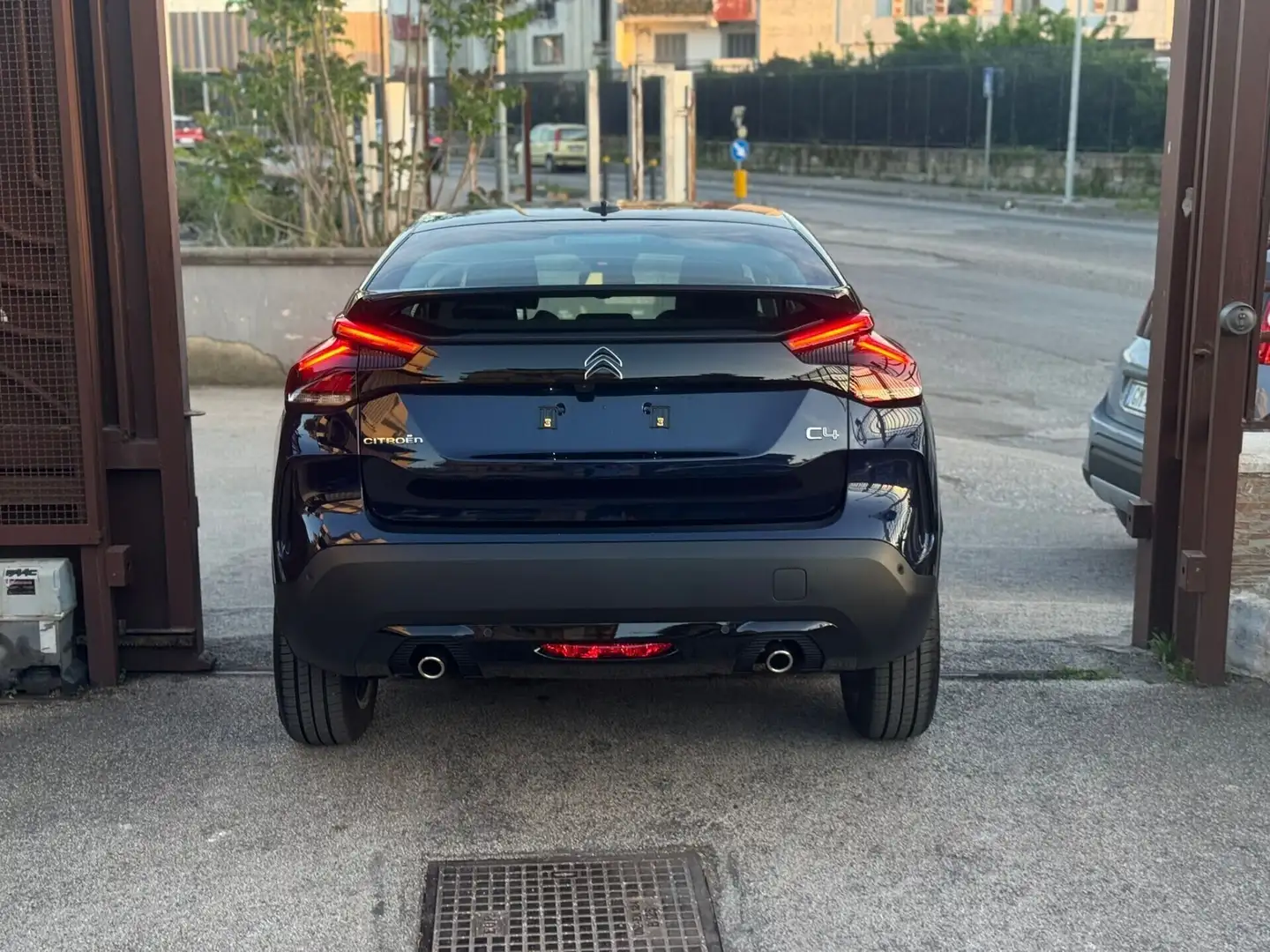 Citroen C4 PureTech 130 S&S Plus Blau - 2